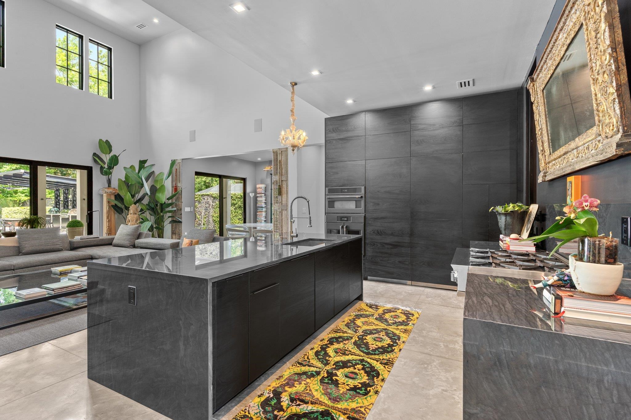 1642 MITCHELL Avenue