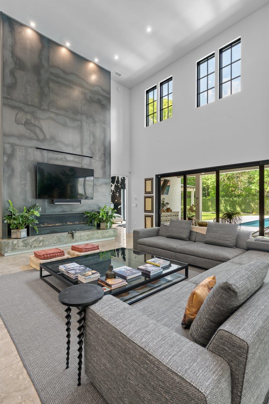 1642 MITCHELL Avenue