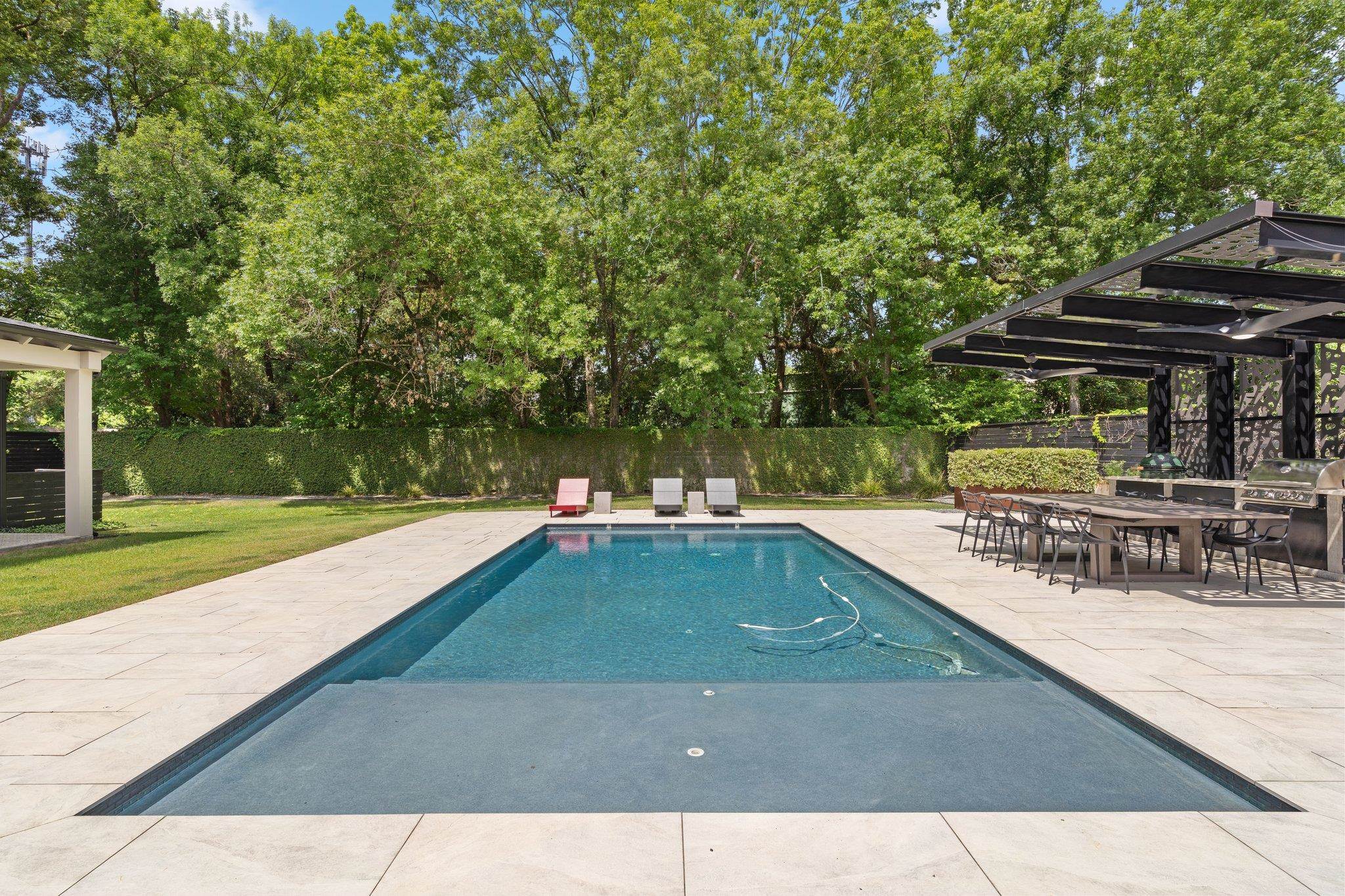 1642 MITCHELL Avenue