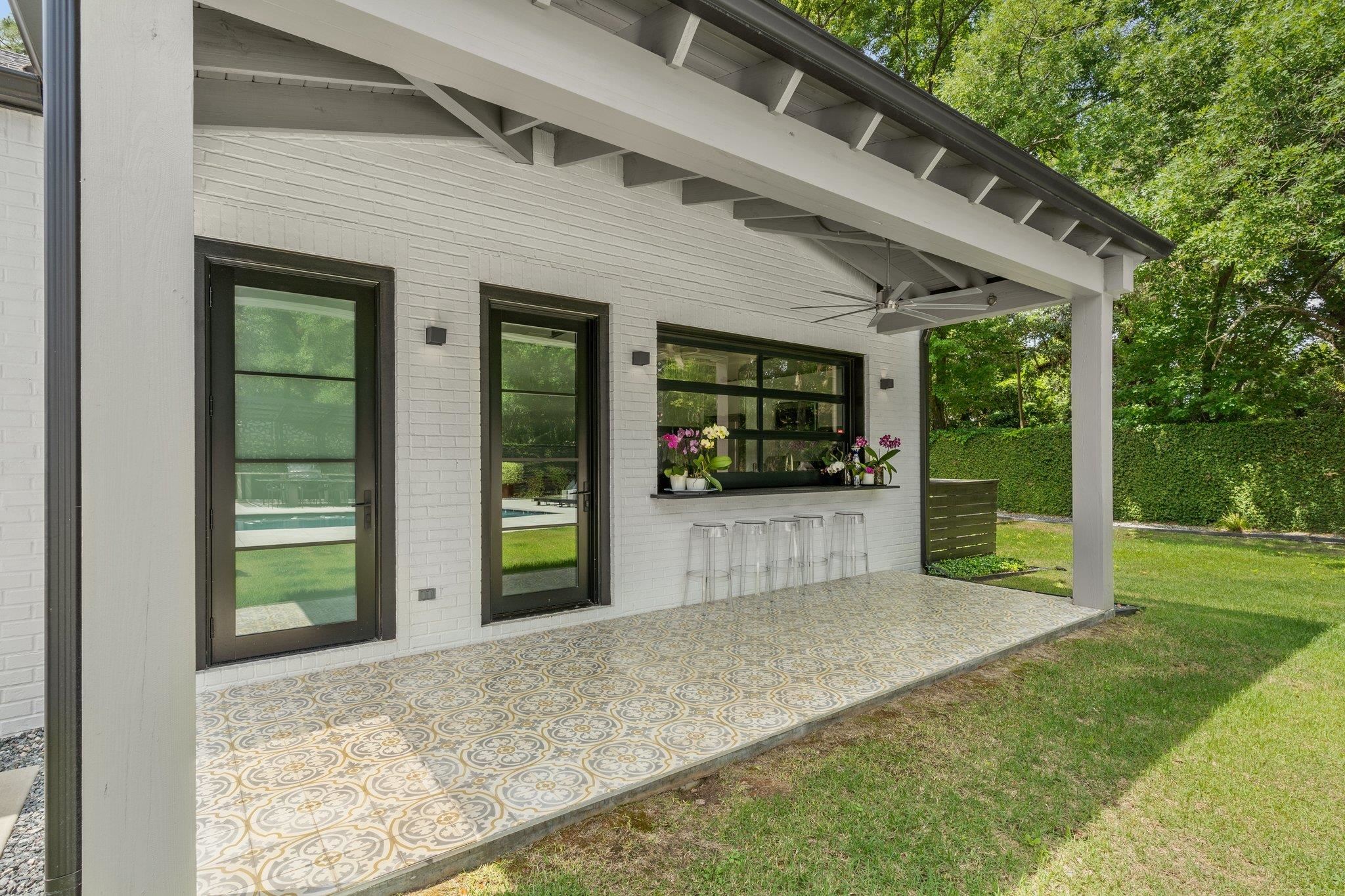 1642 MITCHELL Avenue