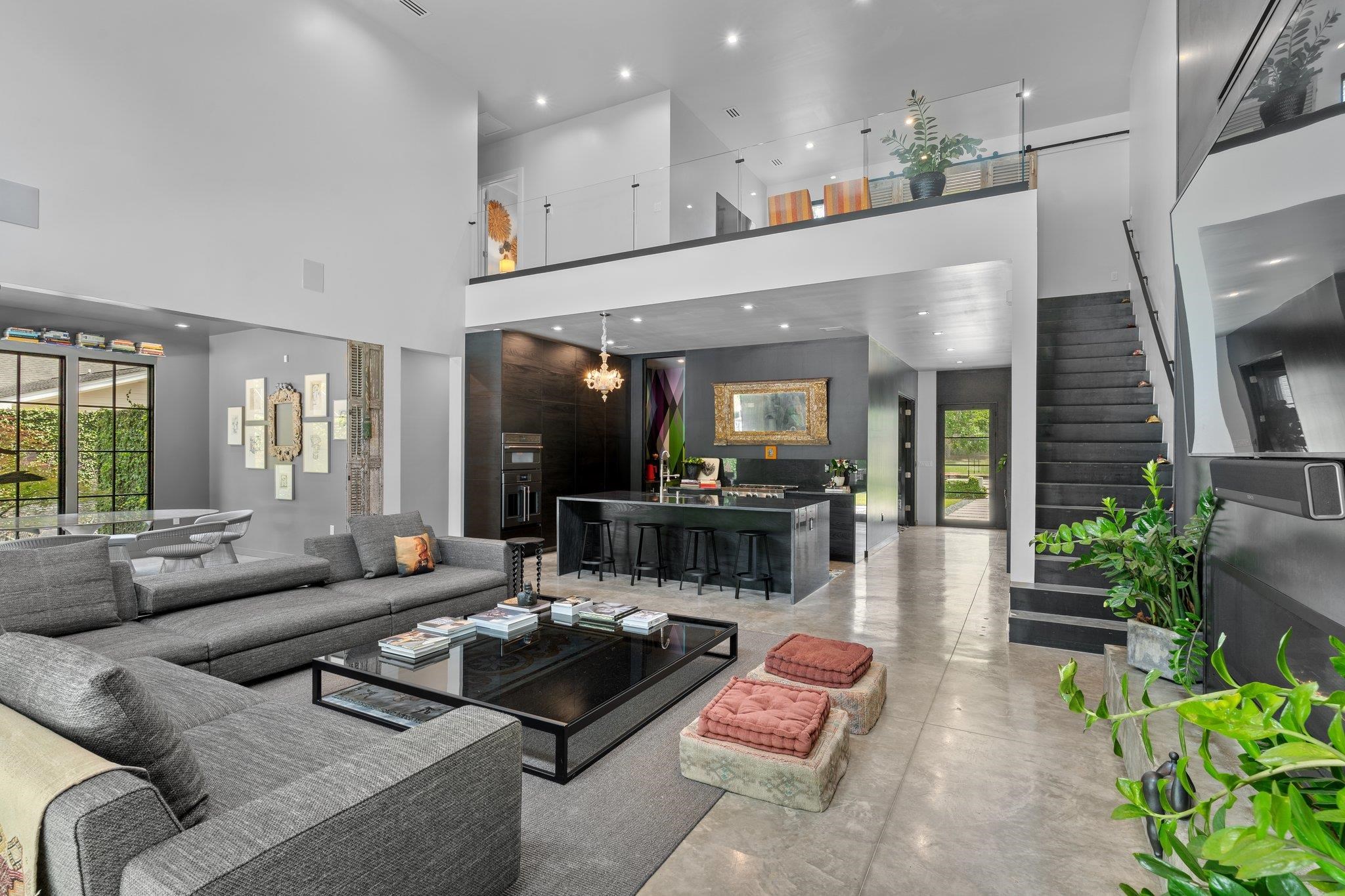 1642 MITCHELL Avenue