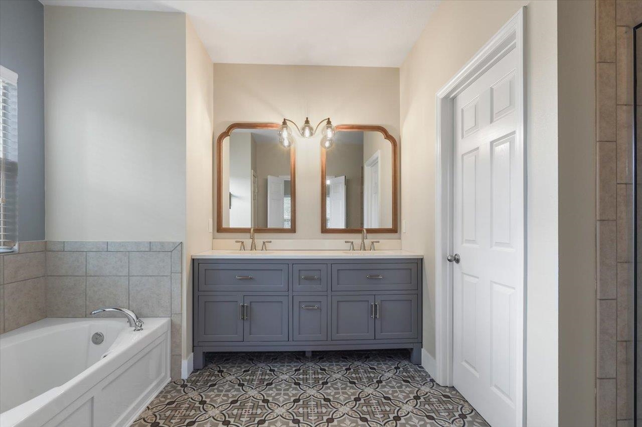 3938 Shumard Oak Boulevard