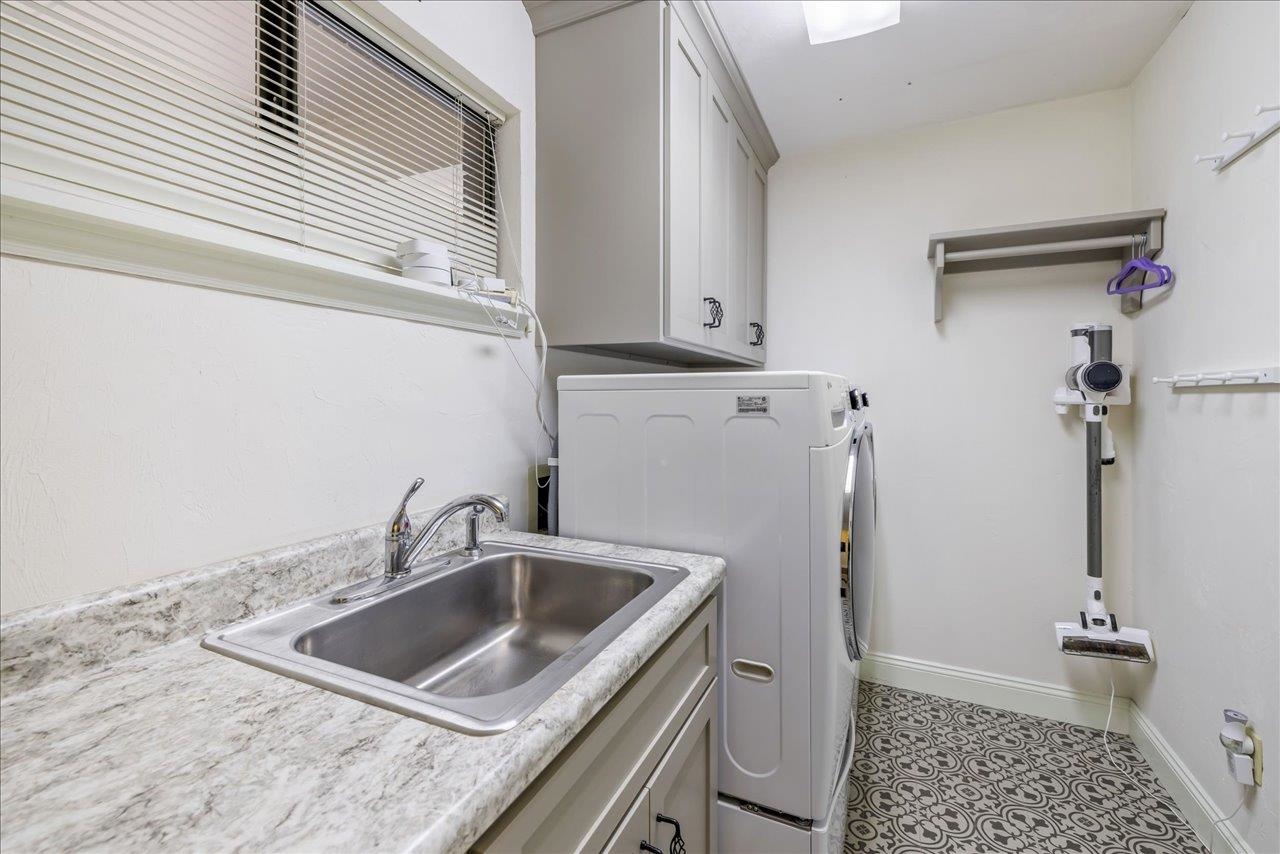 4033 Kilmartin Drive