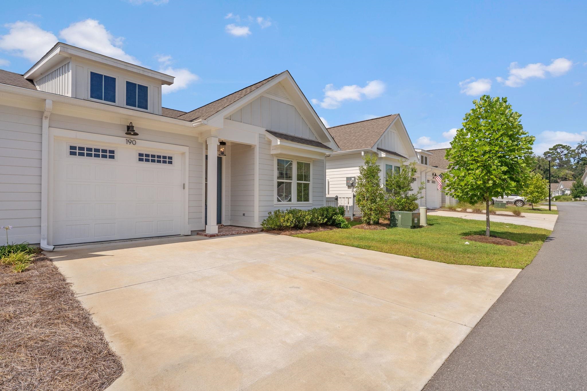 190 Camellia Oaks Avenue