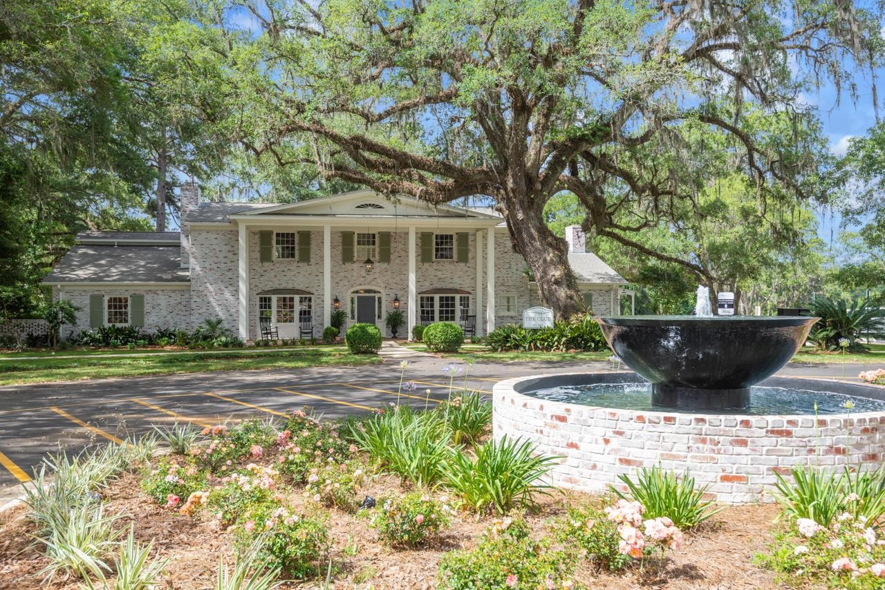 190 Camellia Oaks Avenue