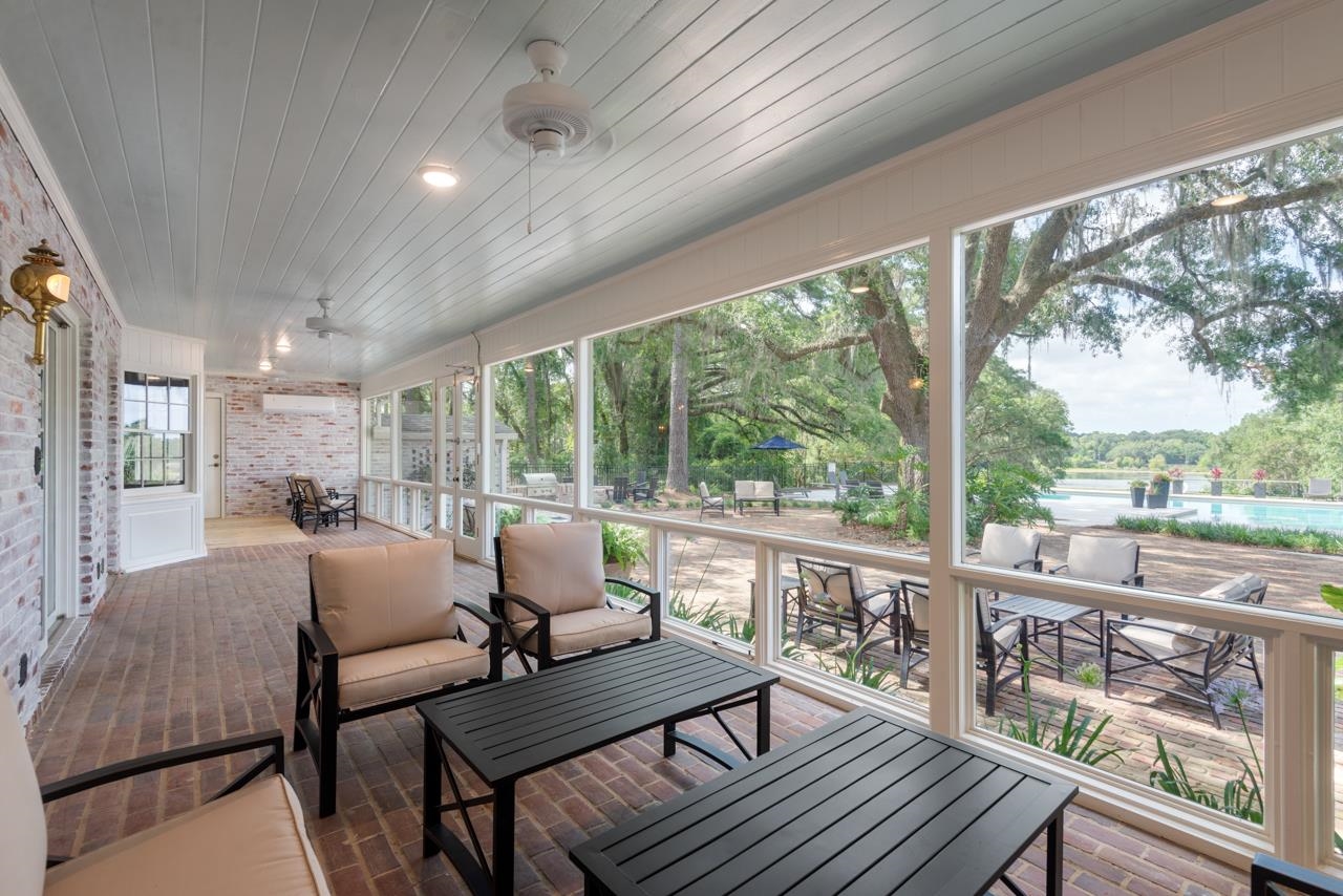 190 Camellia Oaks Avenue