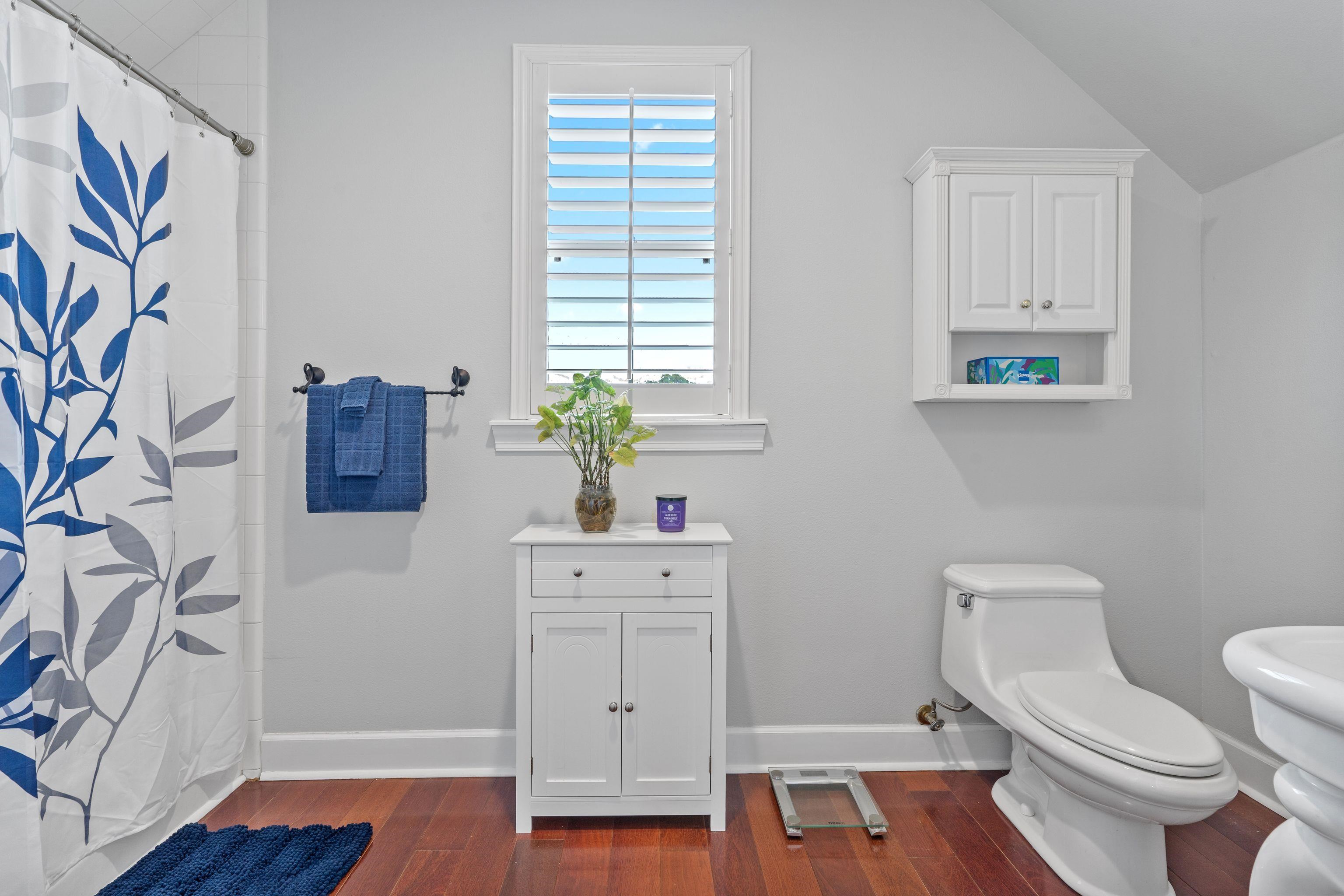 3044 DICKINSON Drive