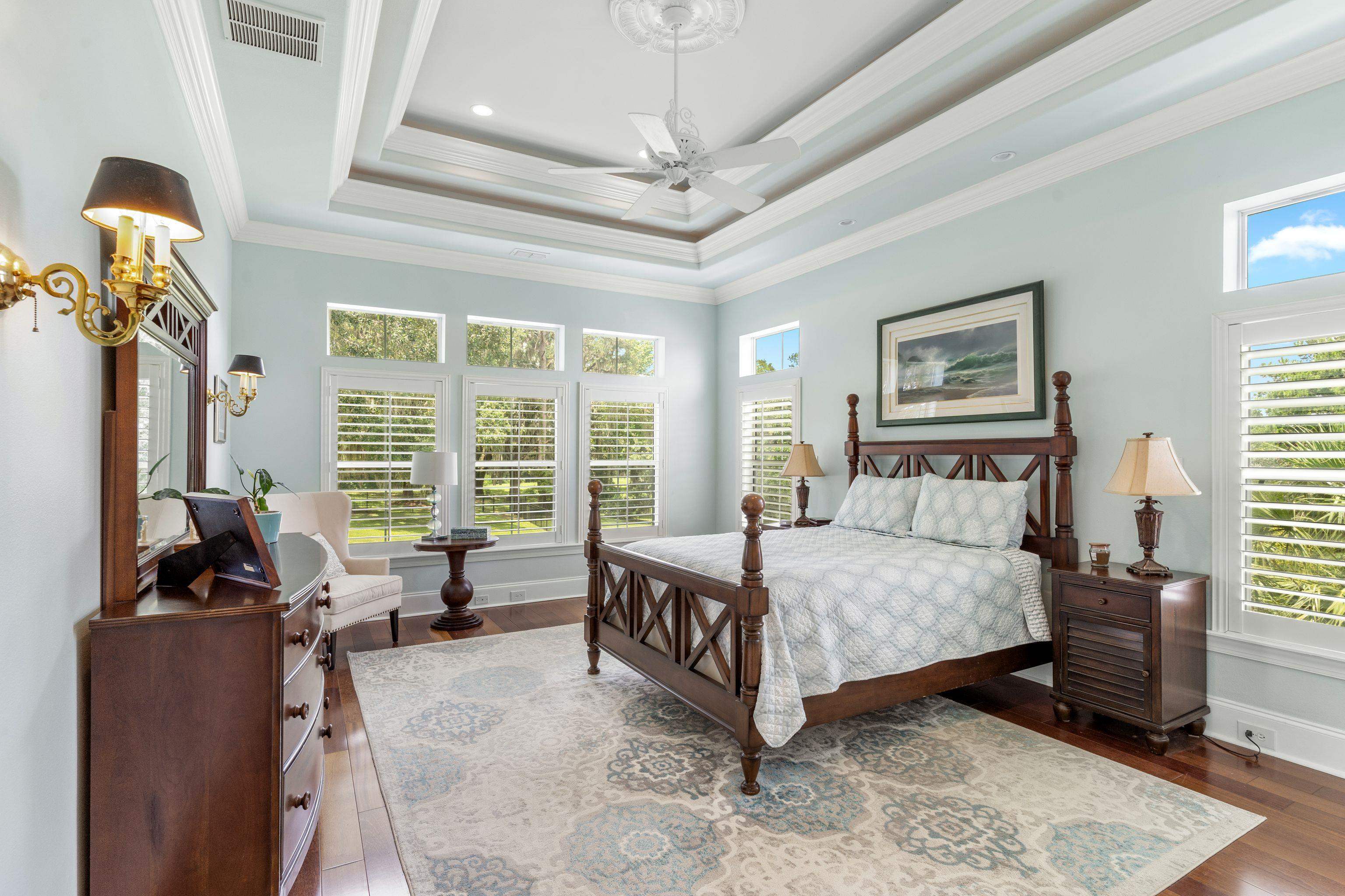 3044 DICKINSON Drive