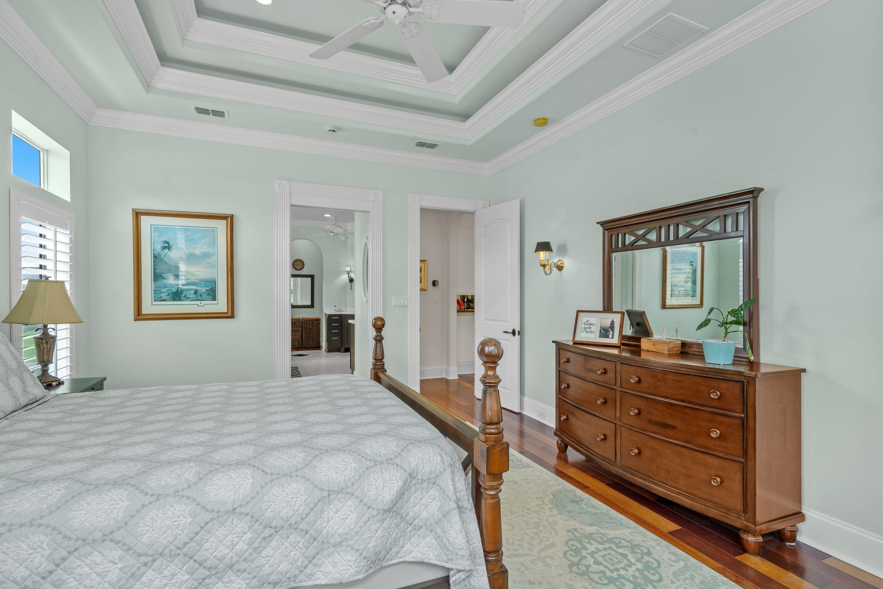 3044 DICKINSON Drive