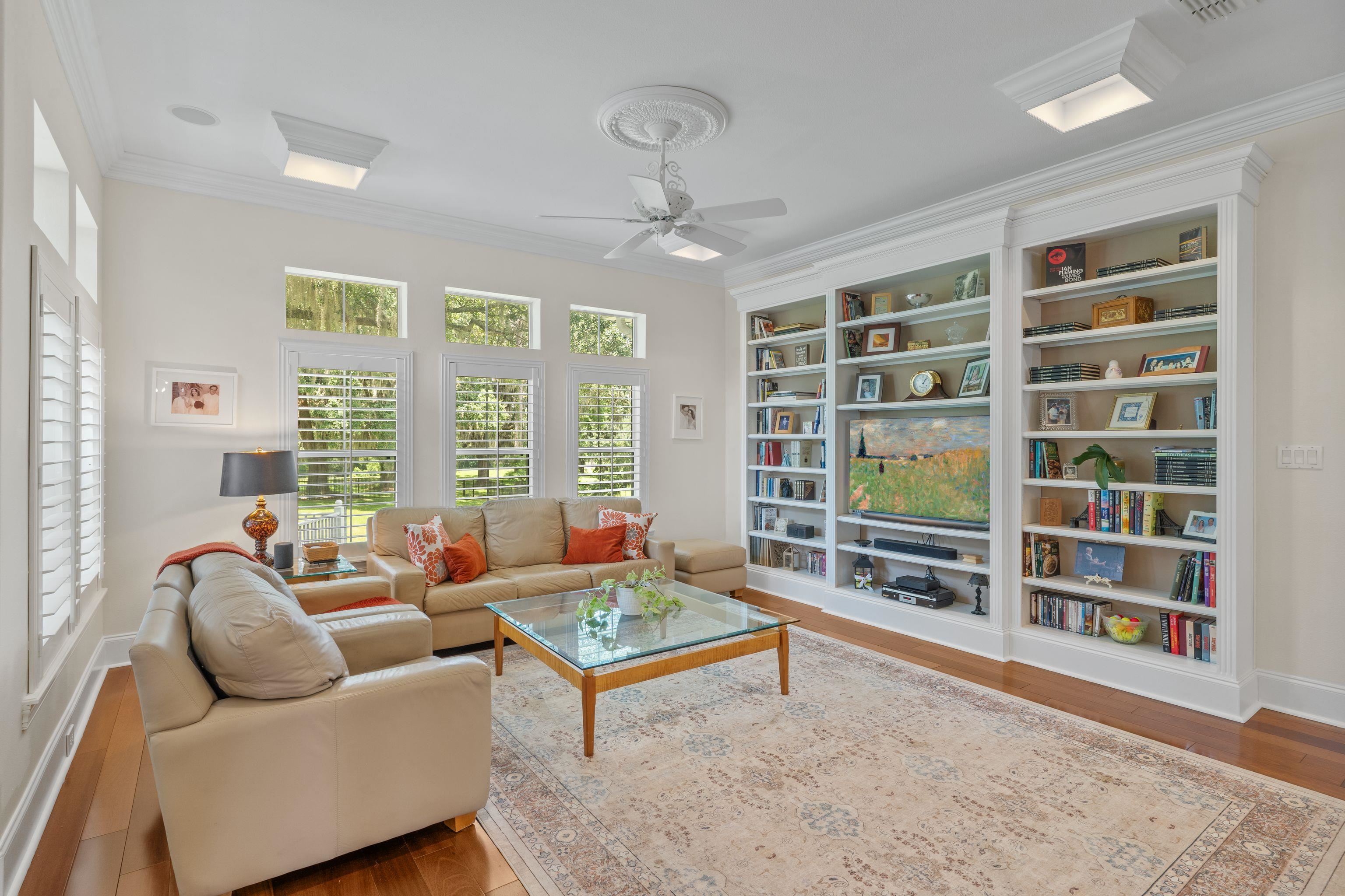 3044 DICKINSON Drive