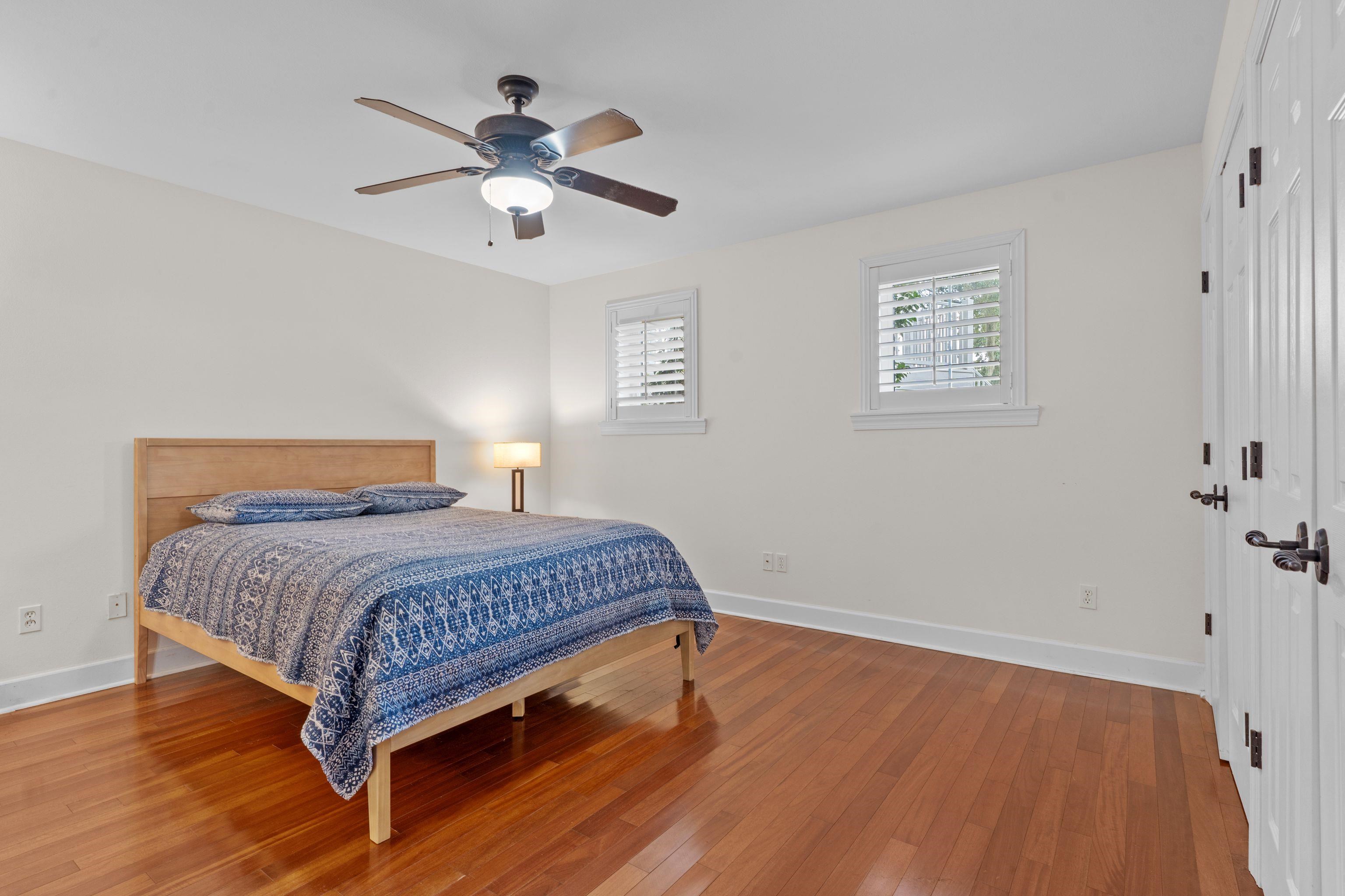 3044 DICKINSON Drive