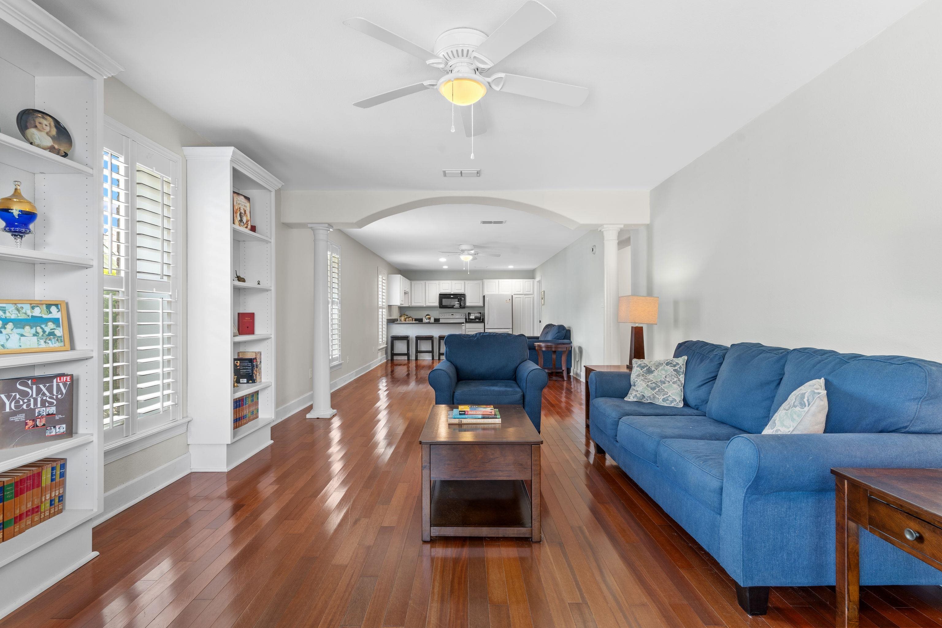 3044 DICKINSON Drive