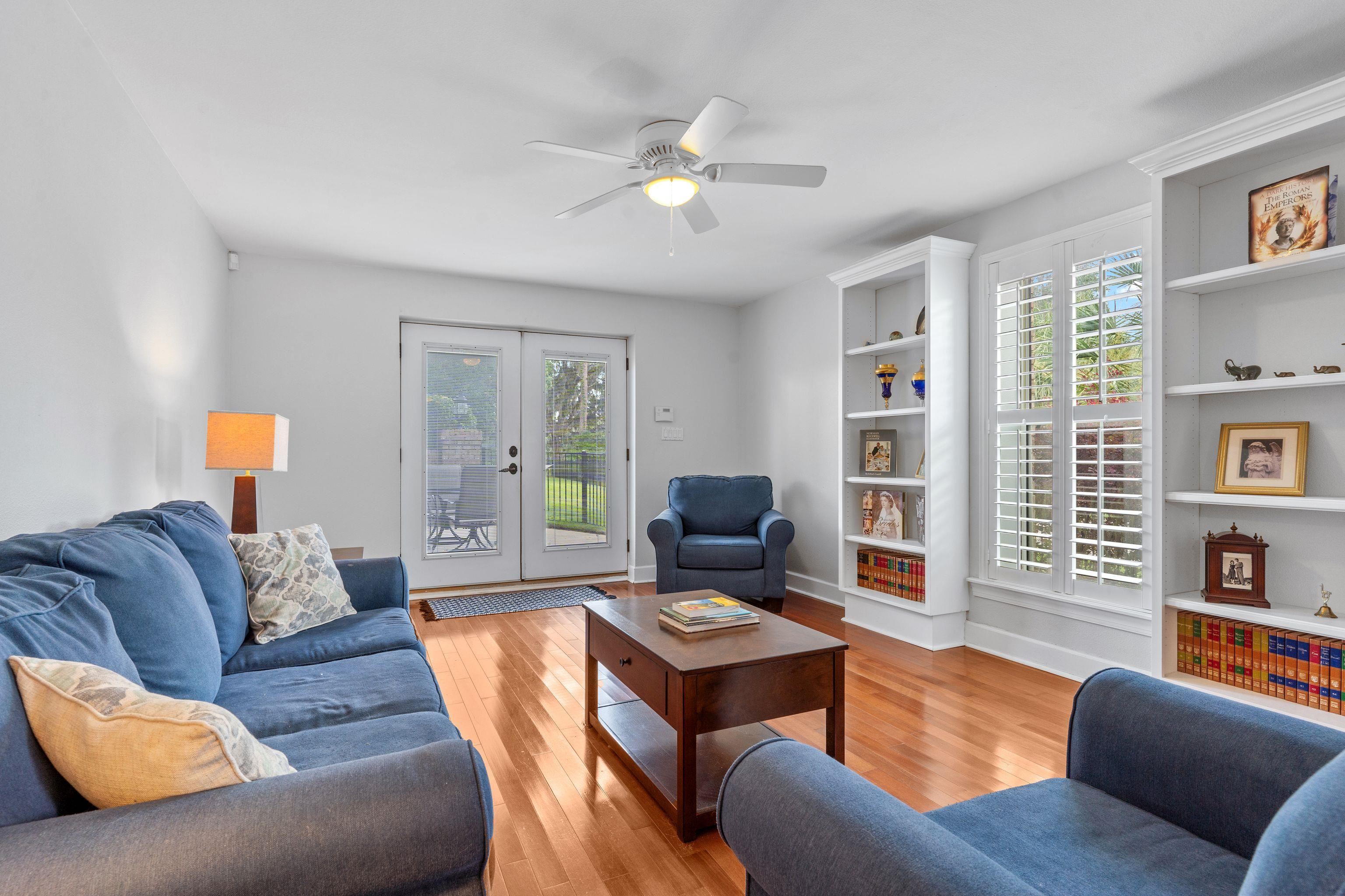 3044 DICKINSON Drive