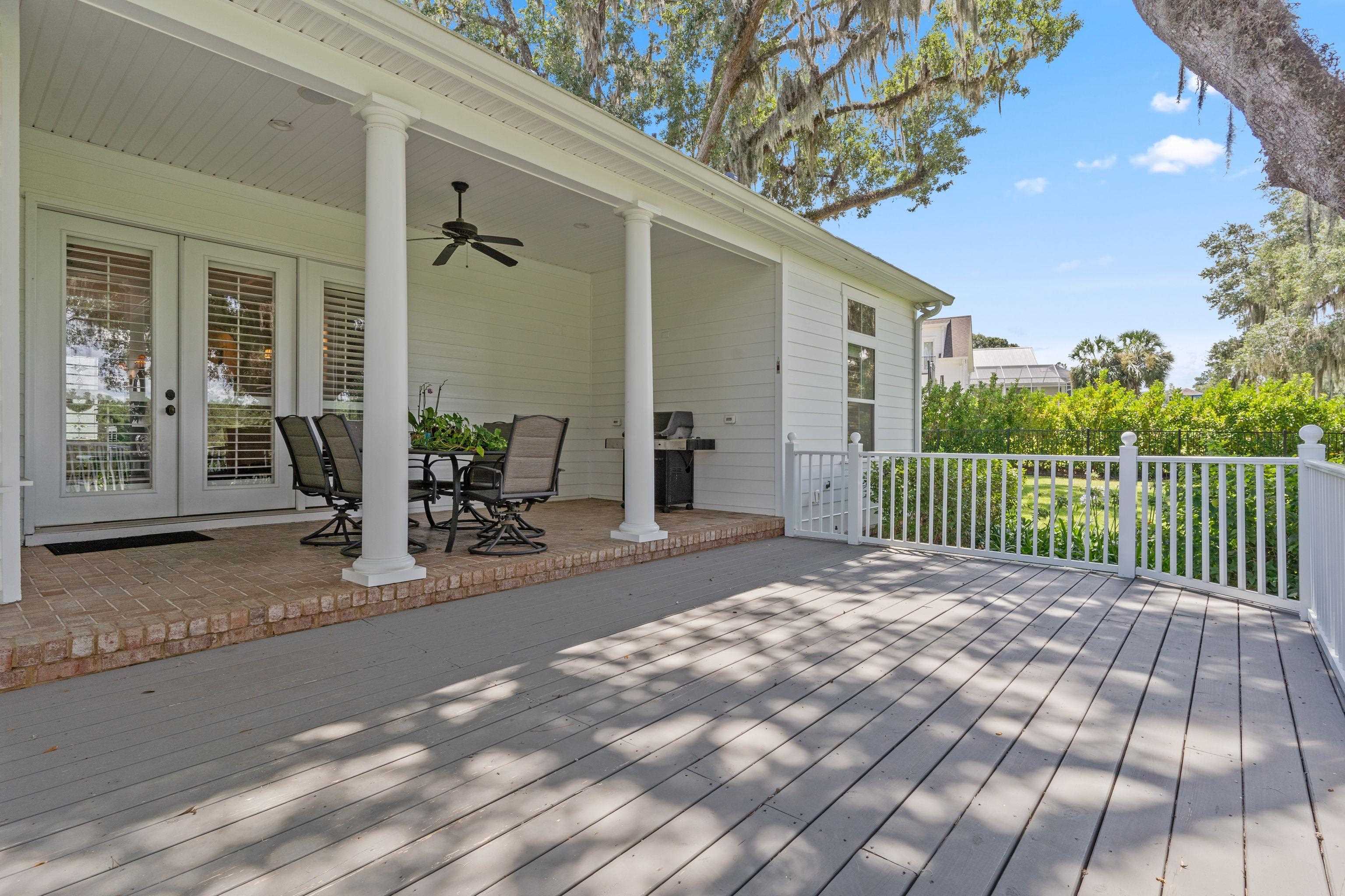 3044 DICKINSON Drive