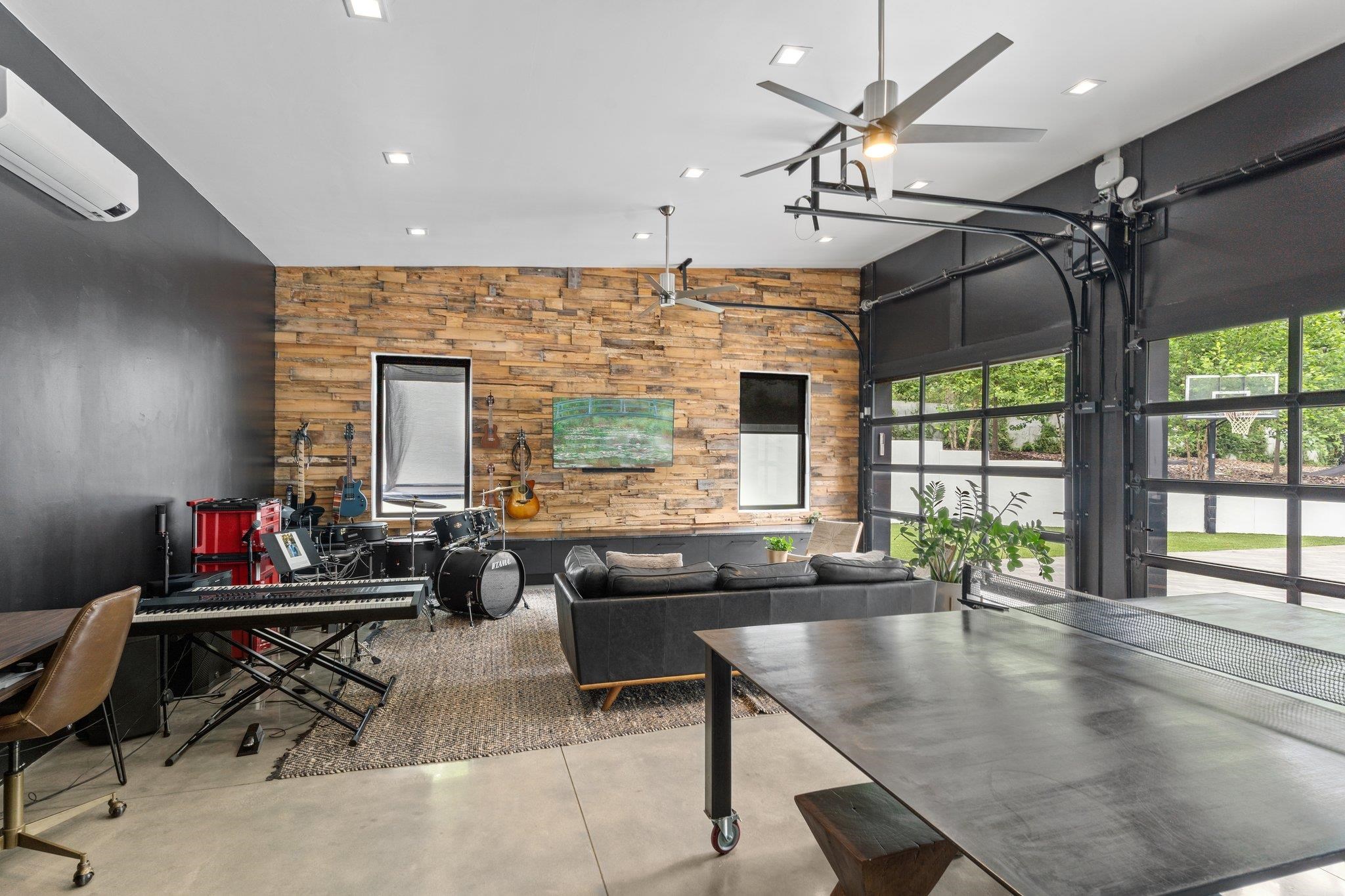 719 Middlebrooks Circle