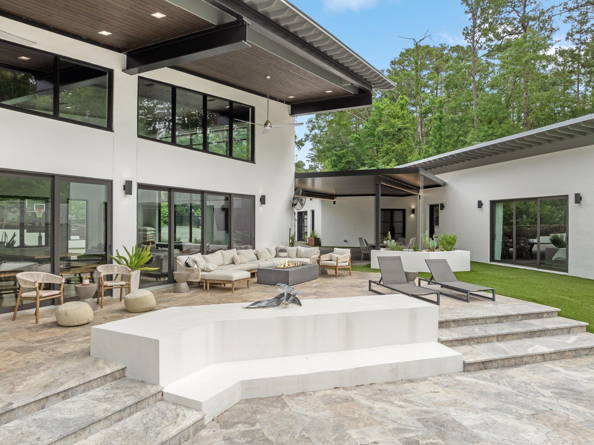 719 Middlebrooks Circle