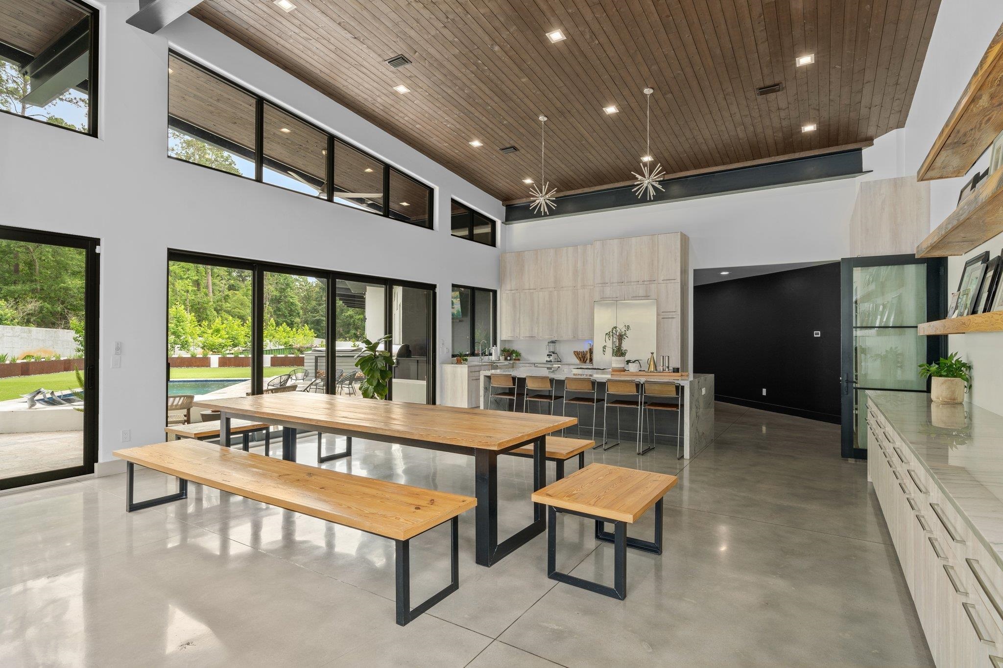 719 Middlebrooks Circle