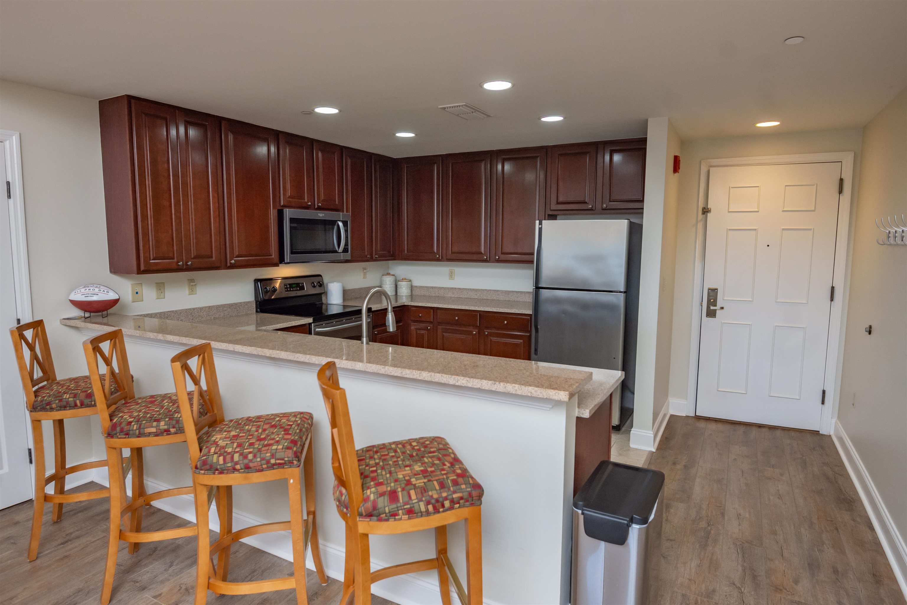 215 W College Avenue Unit: 905