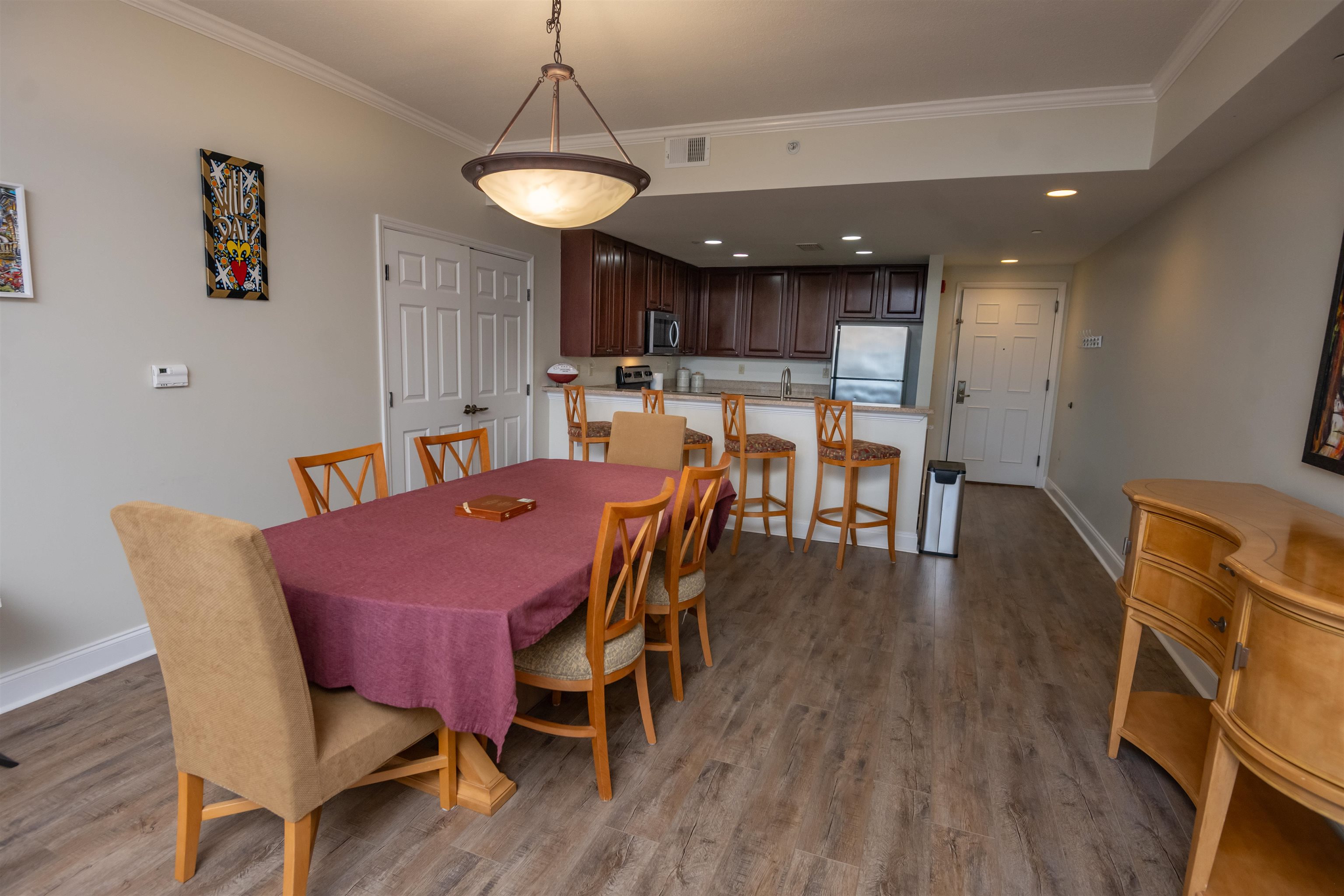 215 W College Avenue Unit: 905