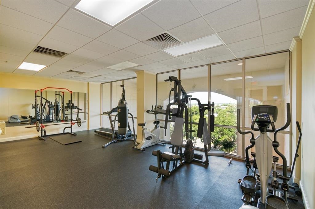 215 W College Avenue Unit: 905