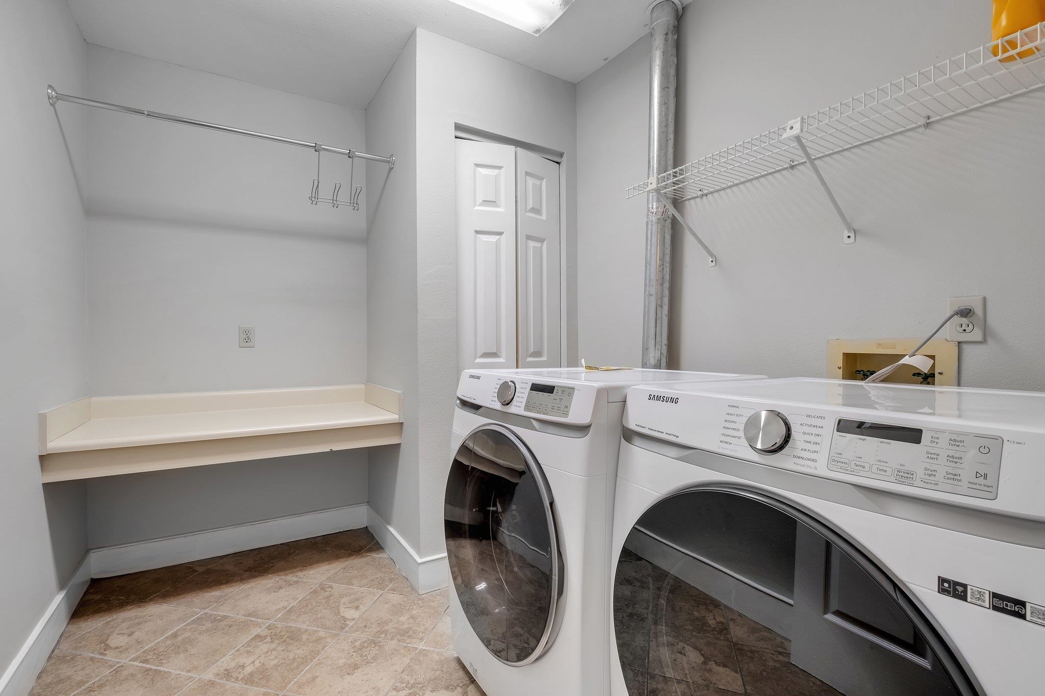 1806 ATLANTIS Place