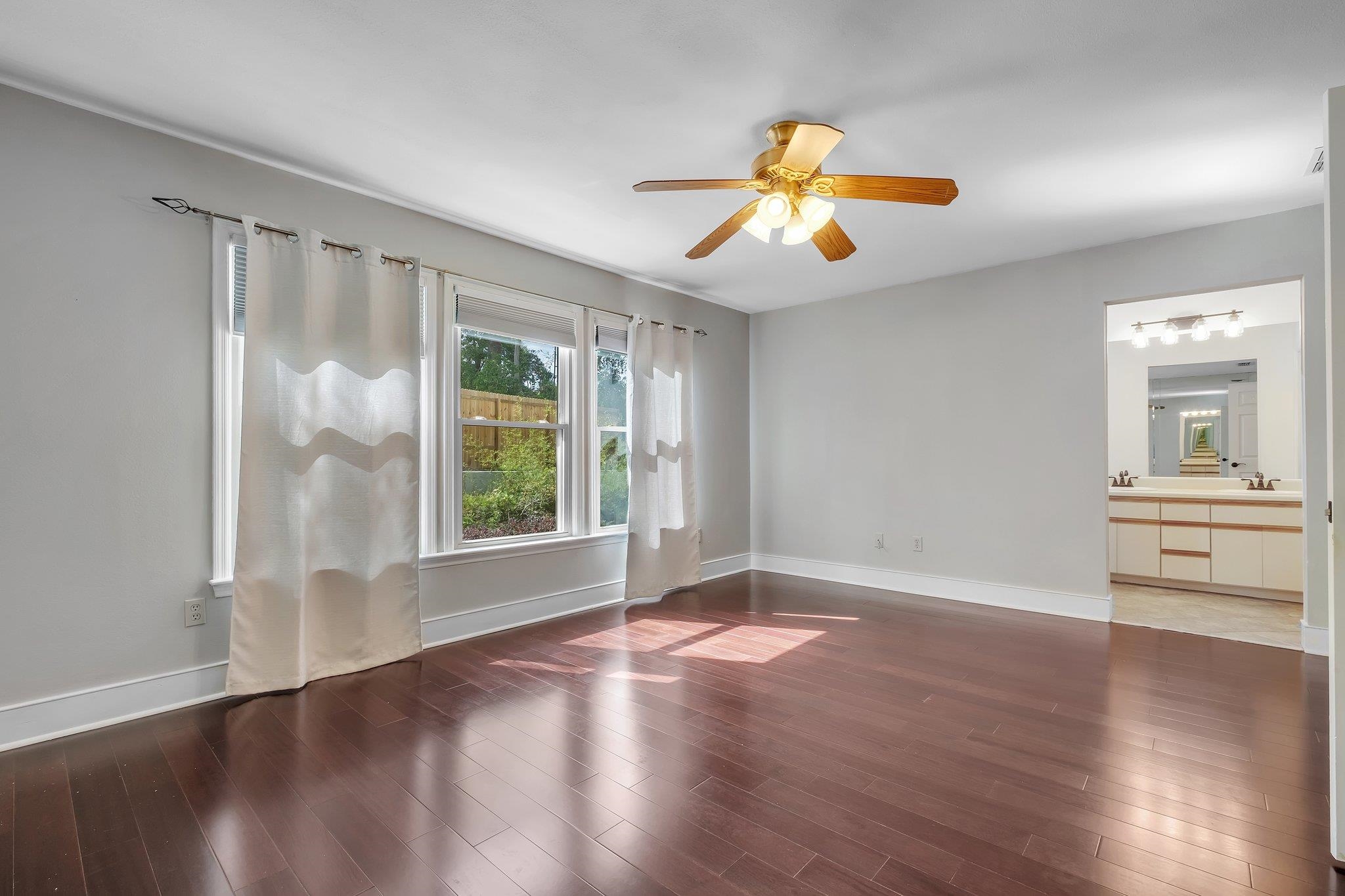 1806 ATLANTIS Place