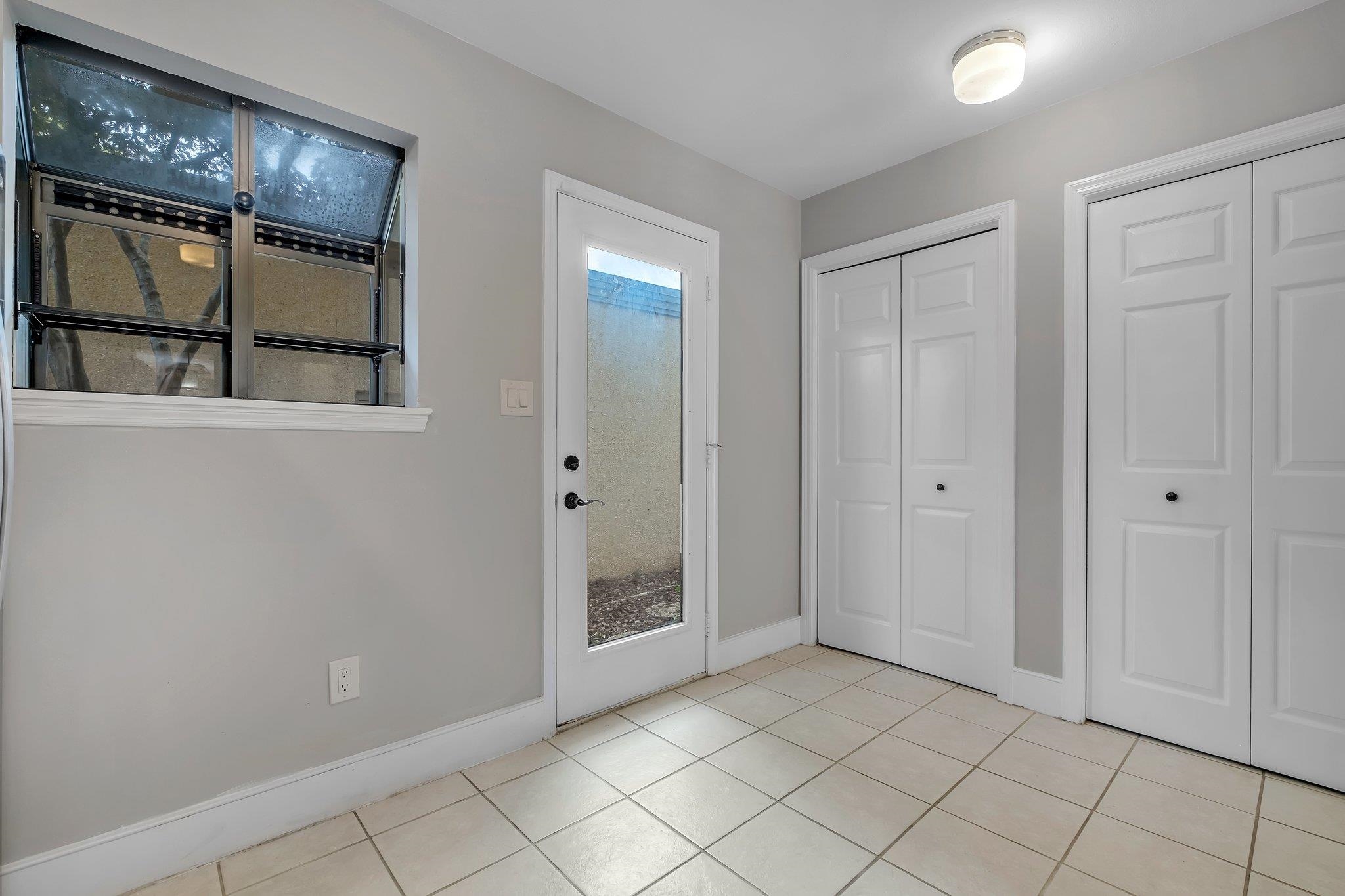 1806 ATLANTIS Place