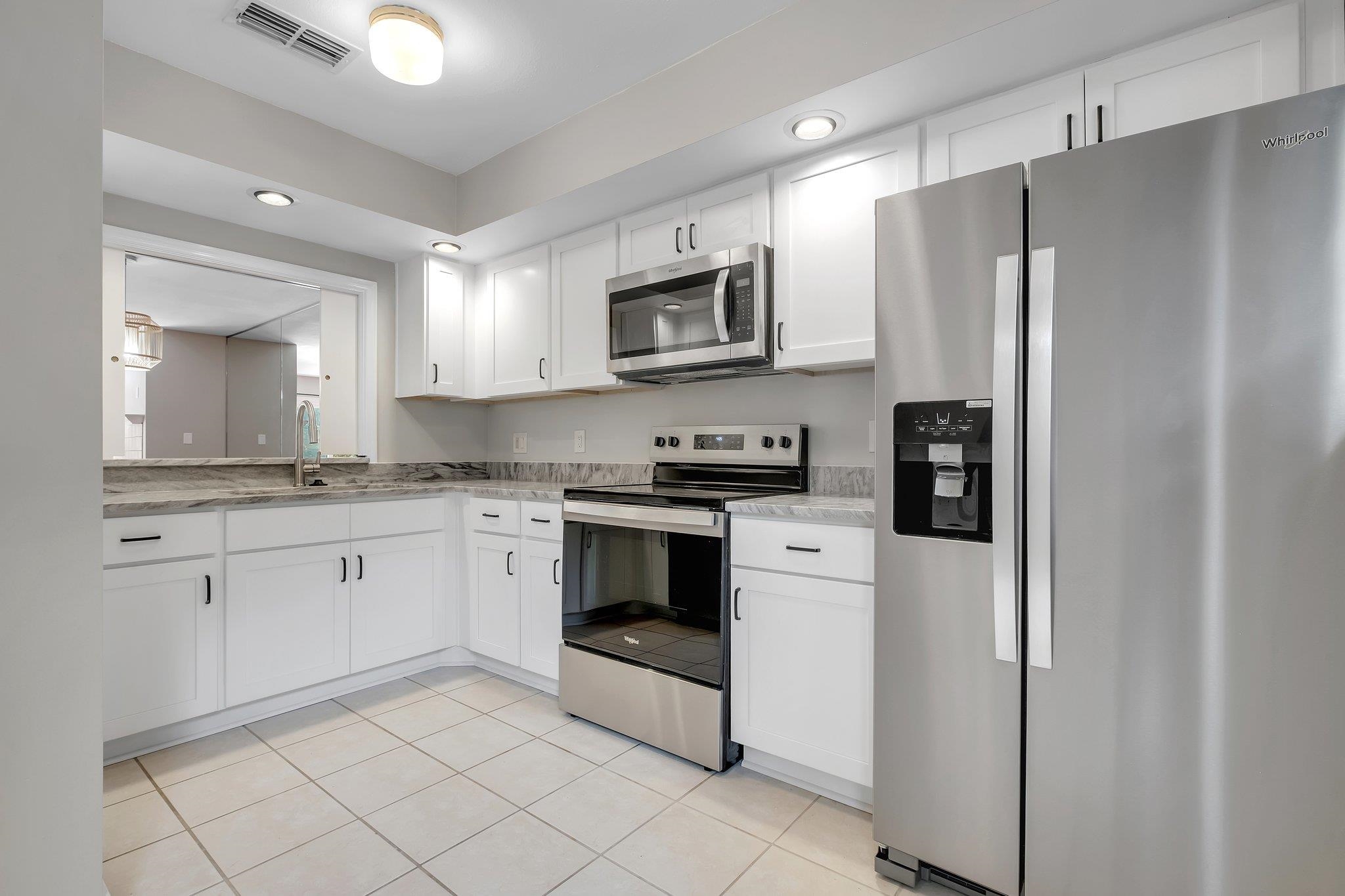 1806 ATLANTIS Place