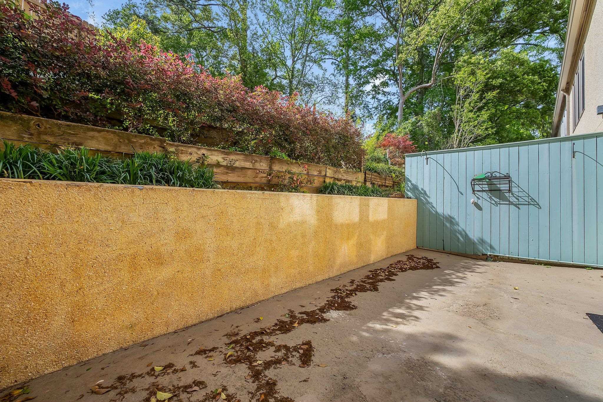 1806 ATLANTIS Place