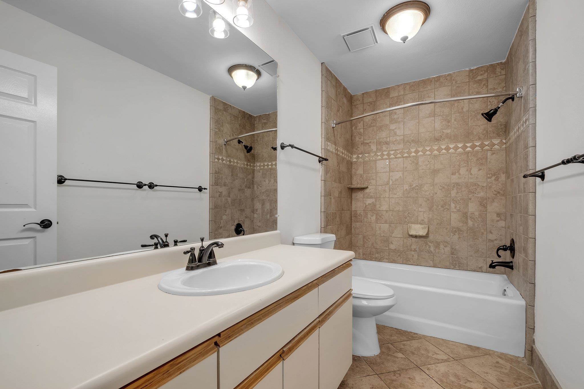 1806 ATLANTIS Place