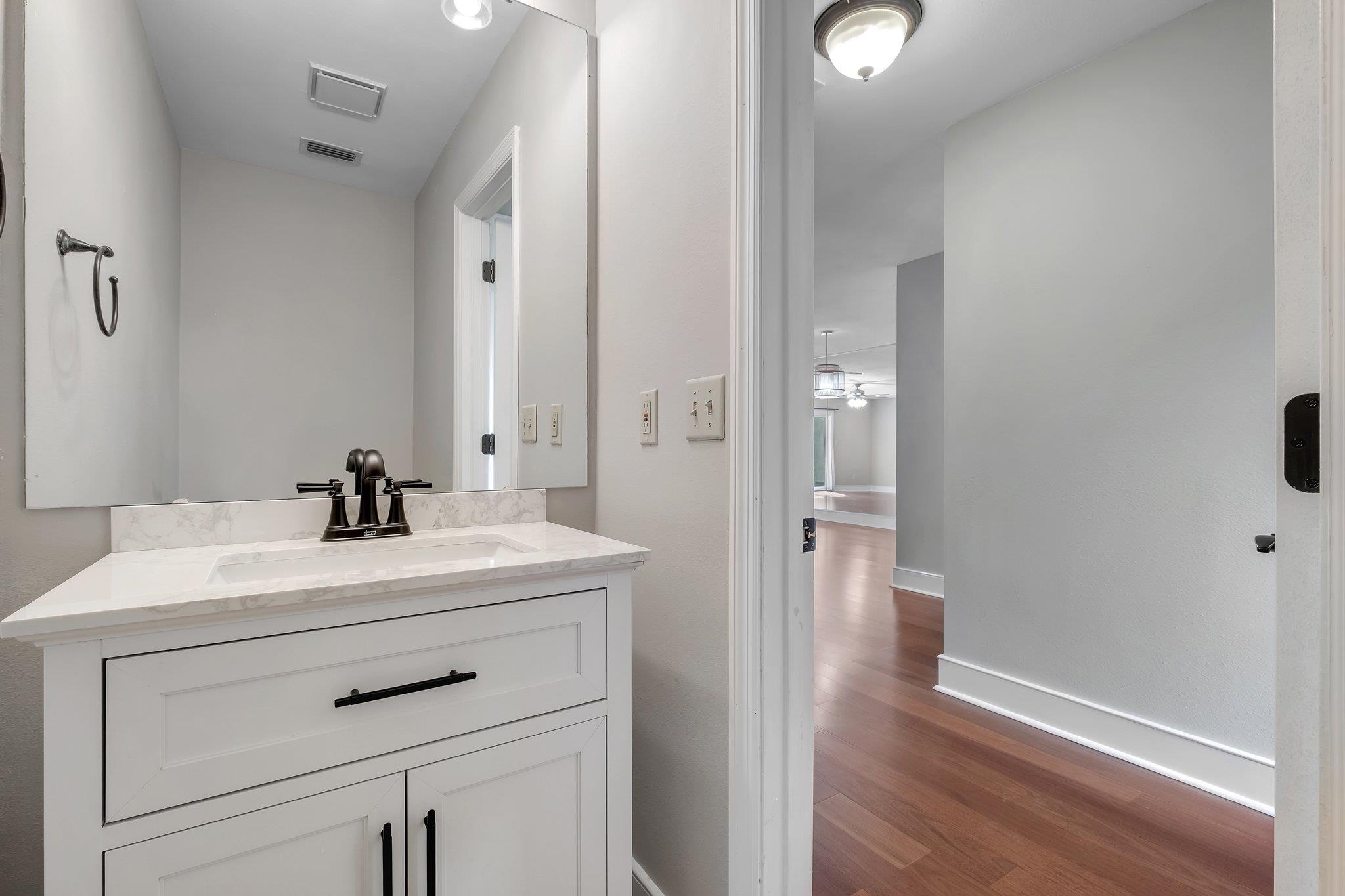 1806 ATLANTIS Place