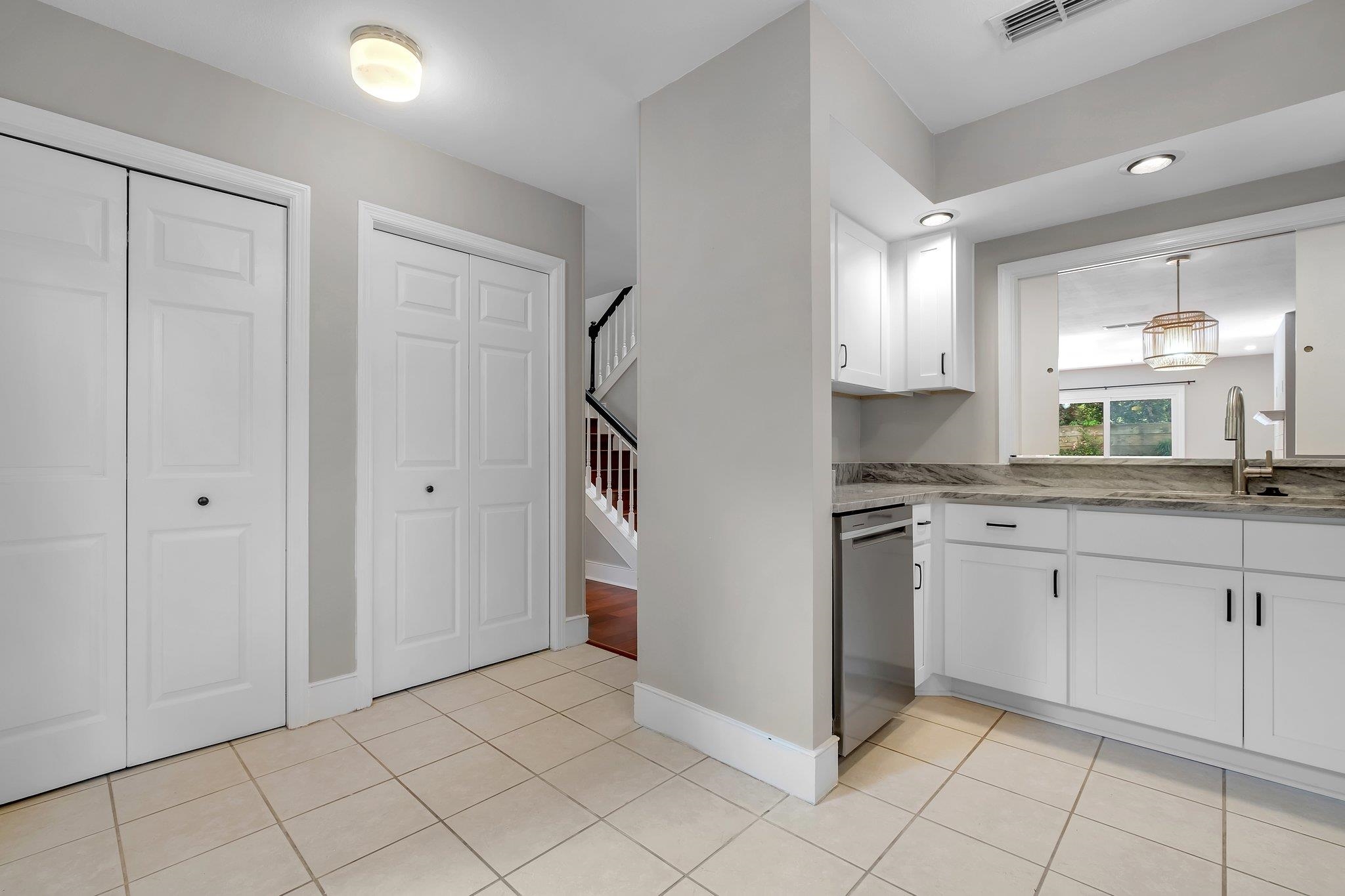 1806 ATLANTIS Place