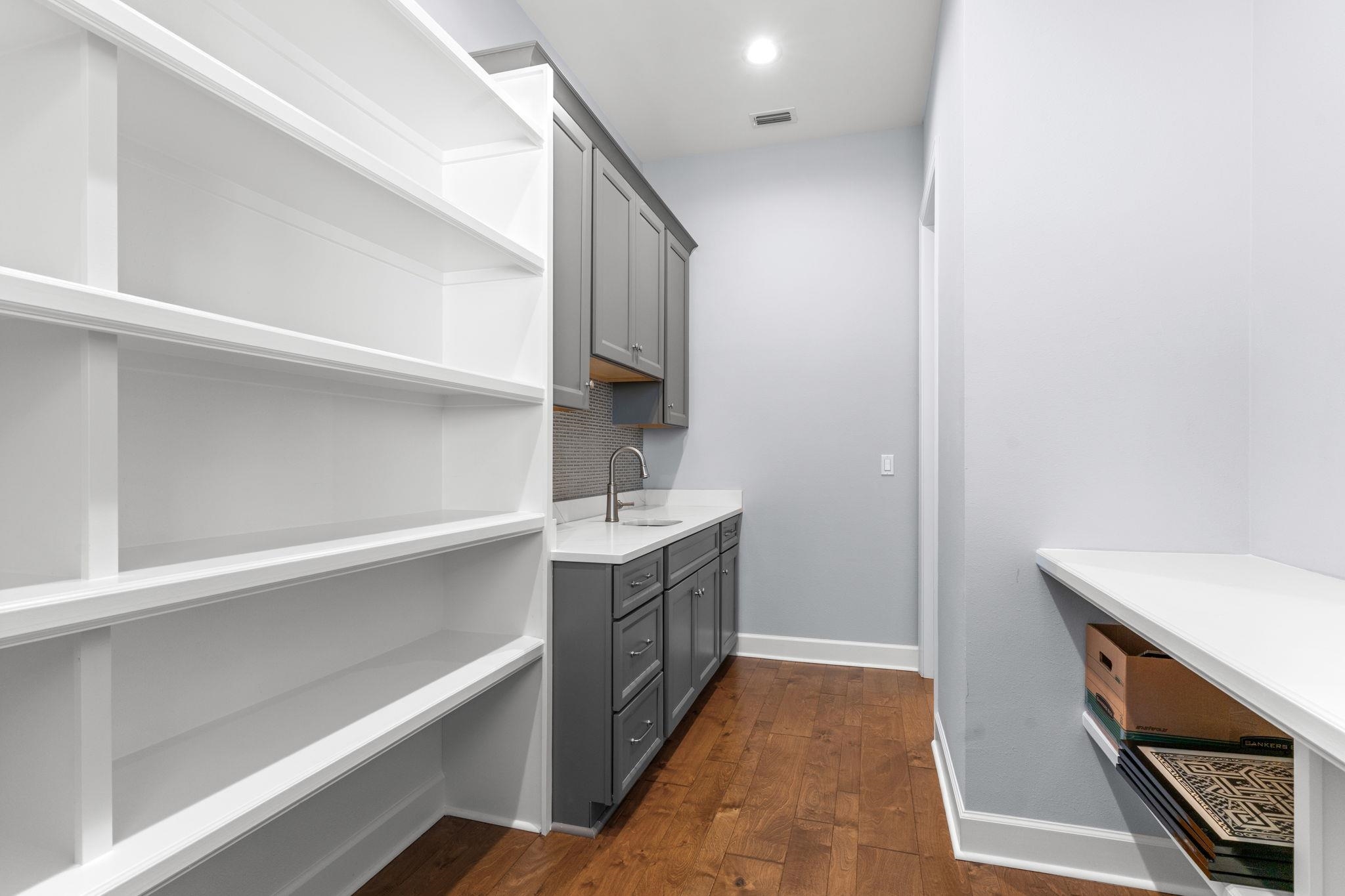 9711 Faraway Farm Road