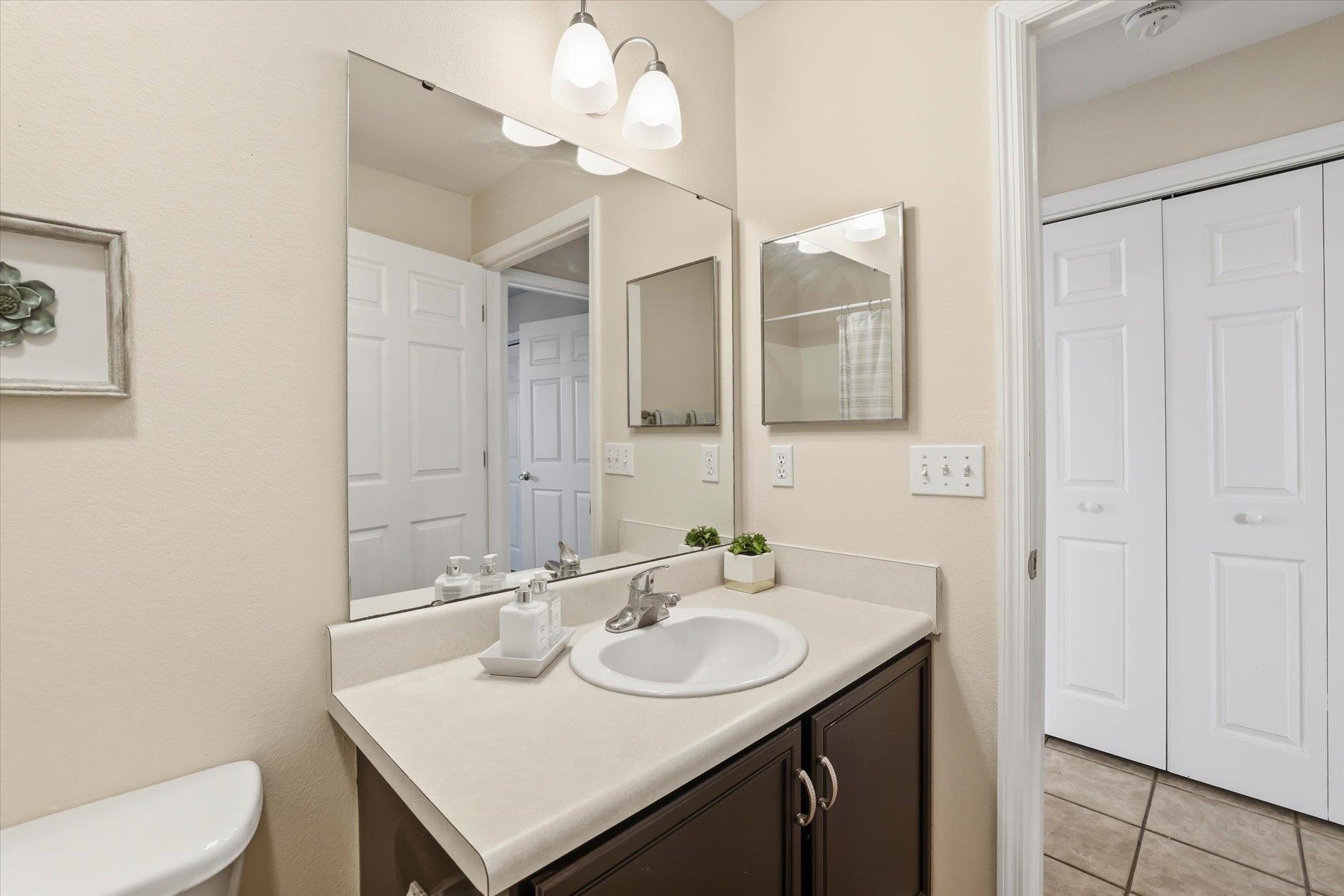 2738 Tharpe #2106 Street Unit: 2106