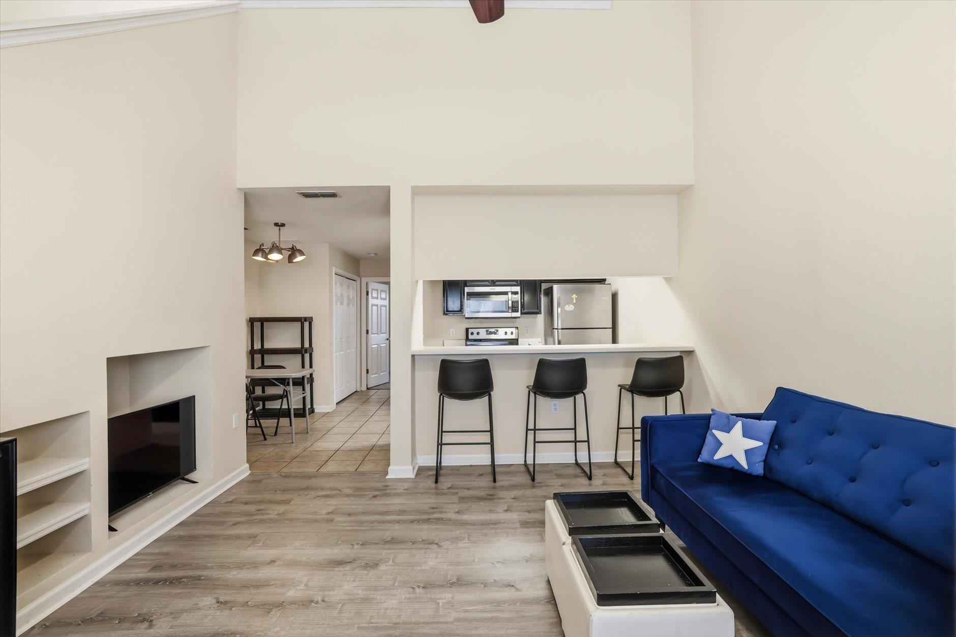 2738 Tharpe #2106 Street Unit: 2106