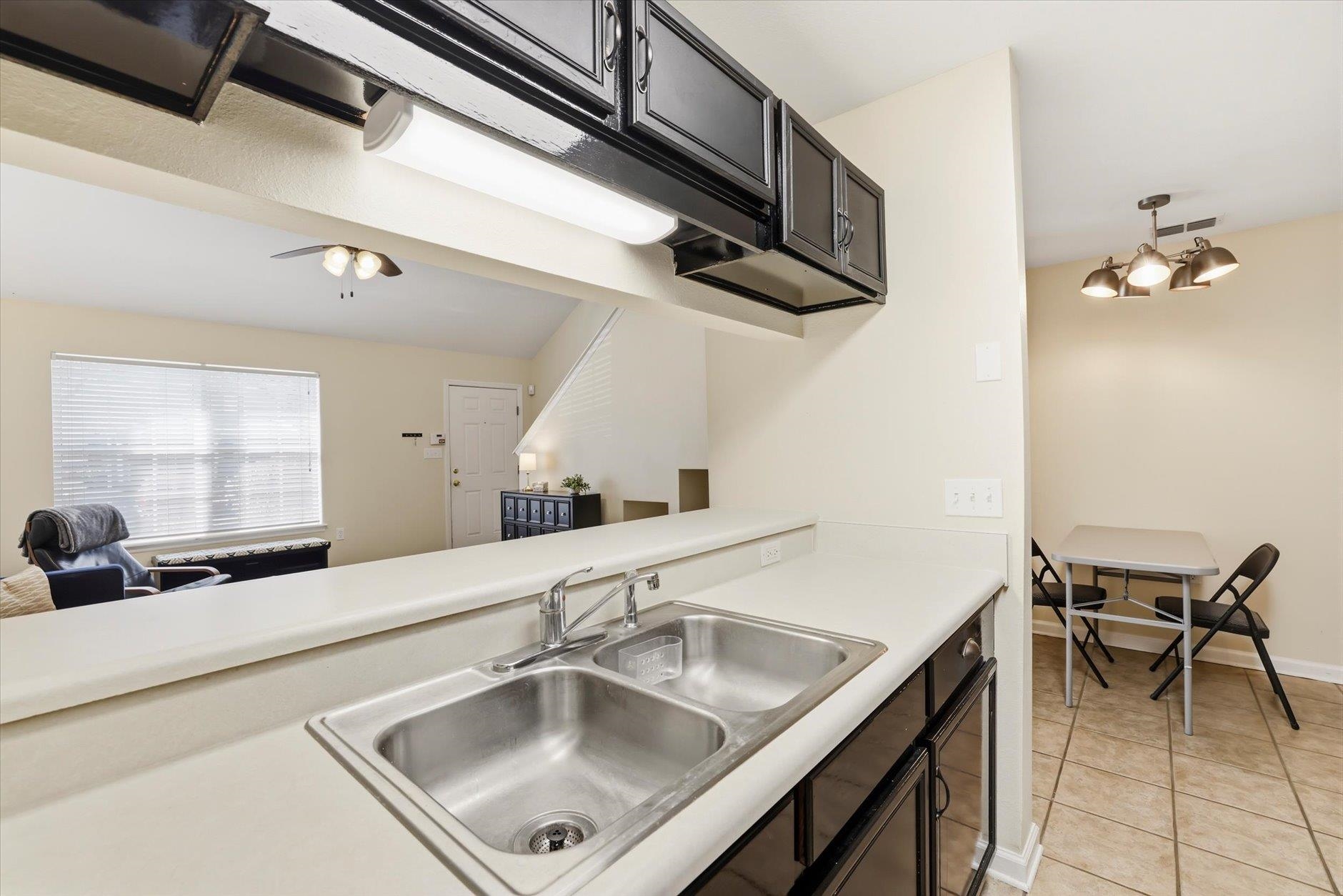 2738 Tharpe #2106 Street Unit: 2106