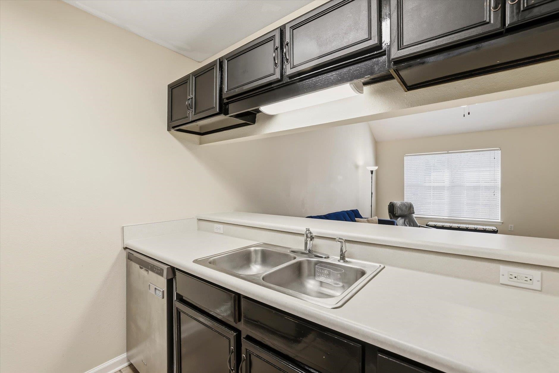 2738 Tharpe #2106 Street Unit: 2106