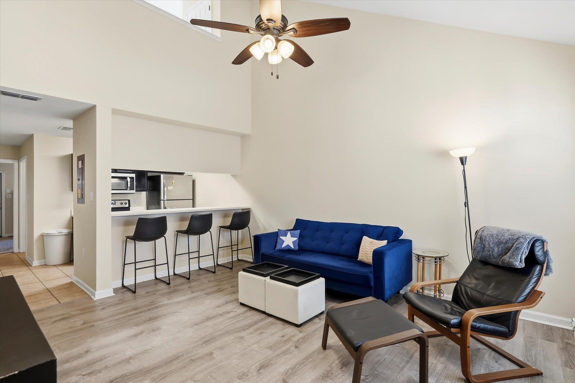 2738 Tharpe #2106 Street Unit: 2106