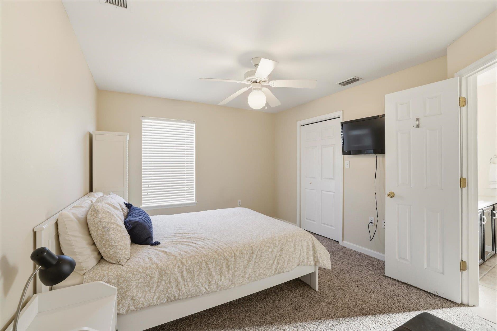 2738 Tharpe #2106 Street Unit: 2106