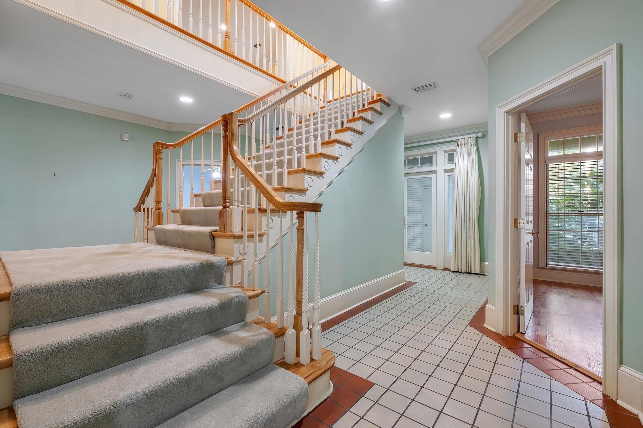 1721 TARPON Drive