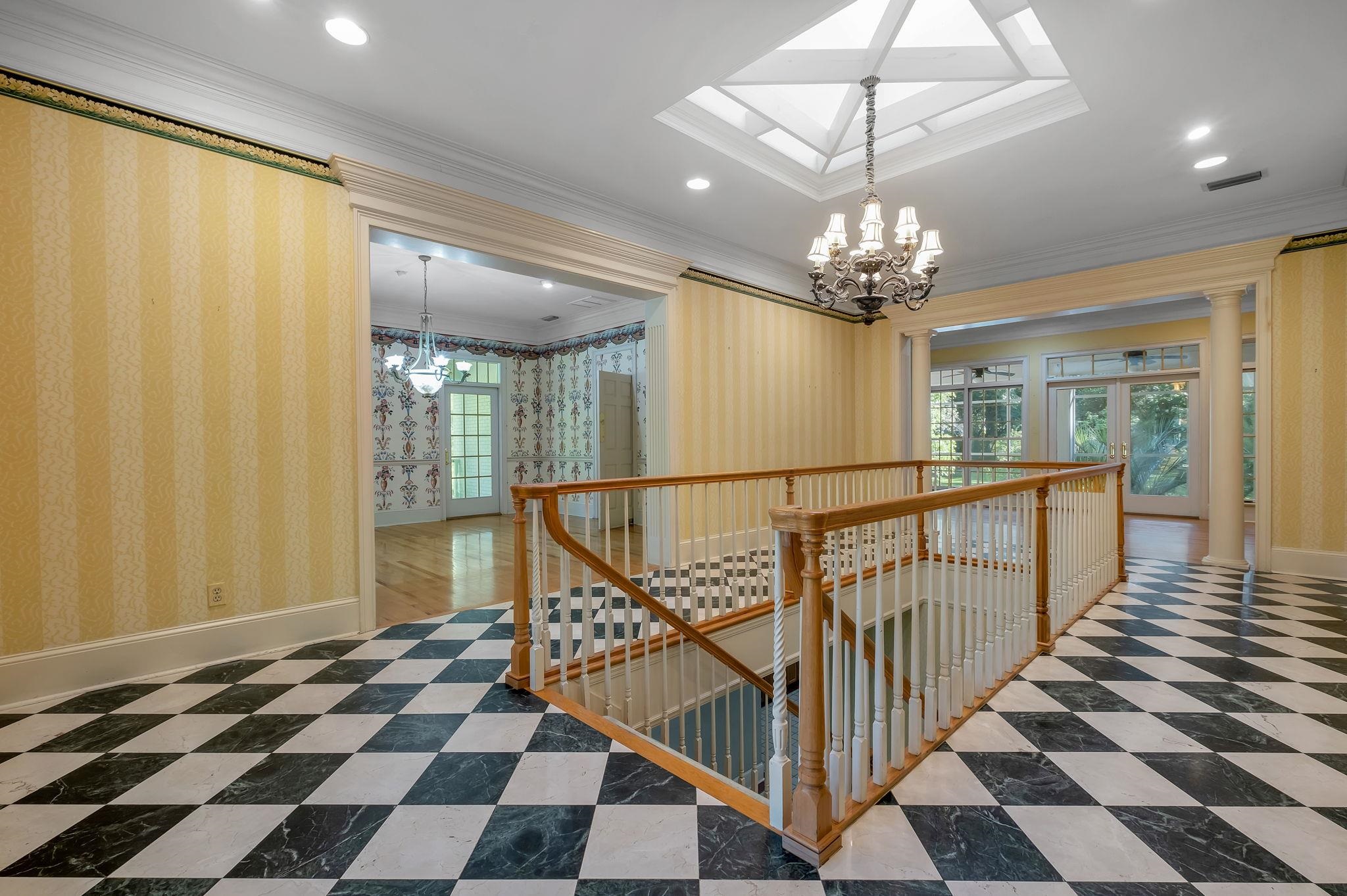 1721 TARPON Drive