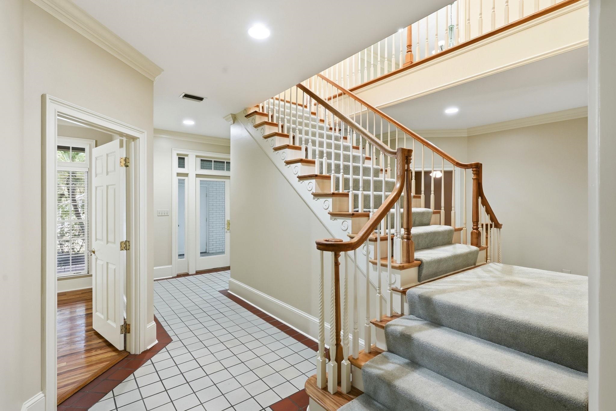 1721 TARPON Drive