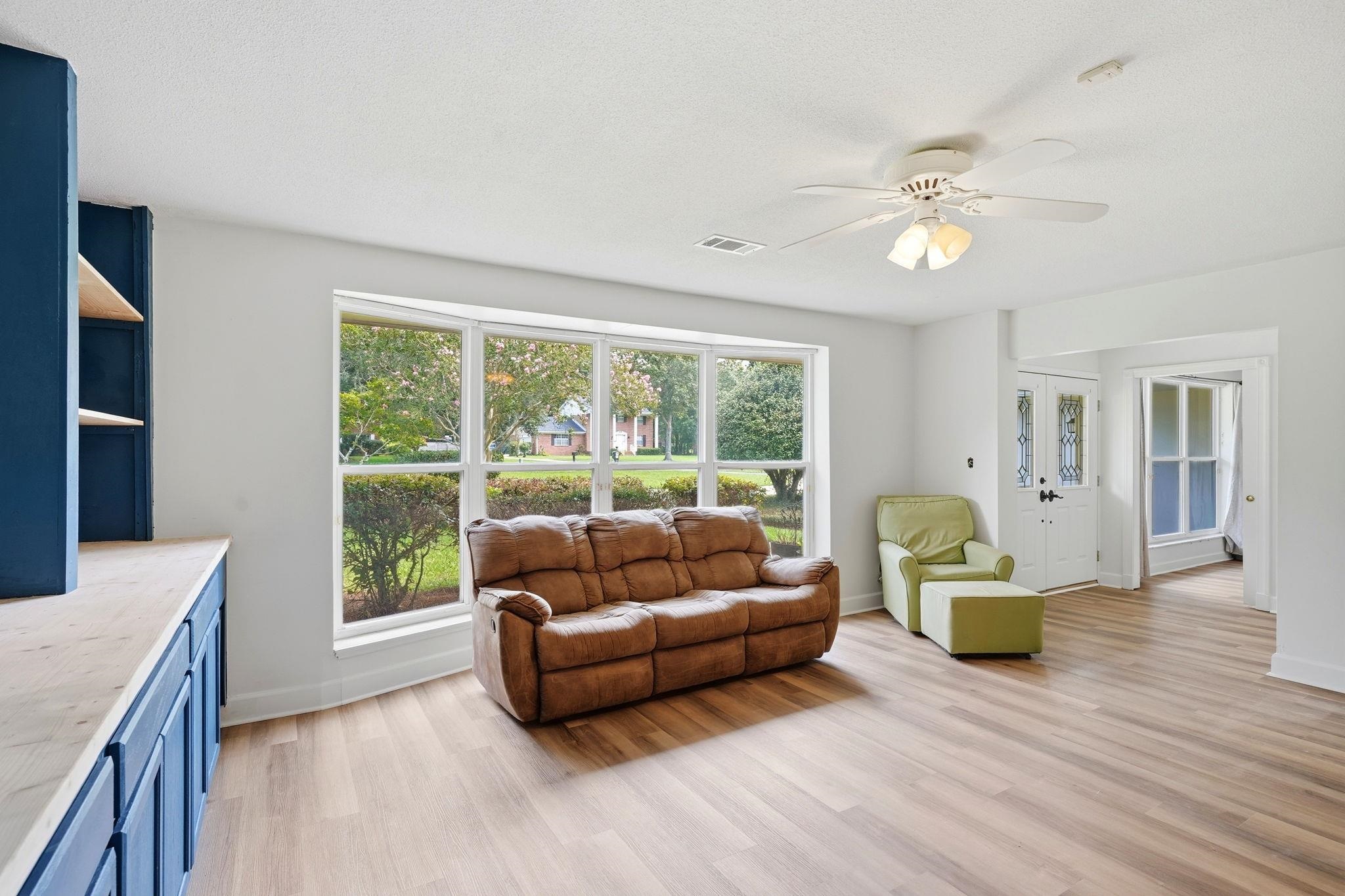 2325 KILLARNEY Way