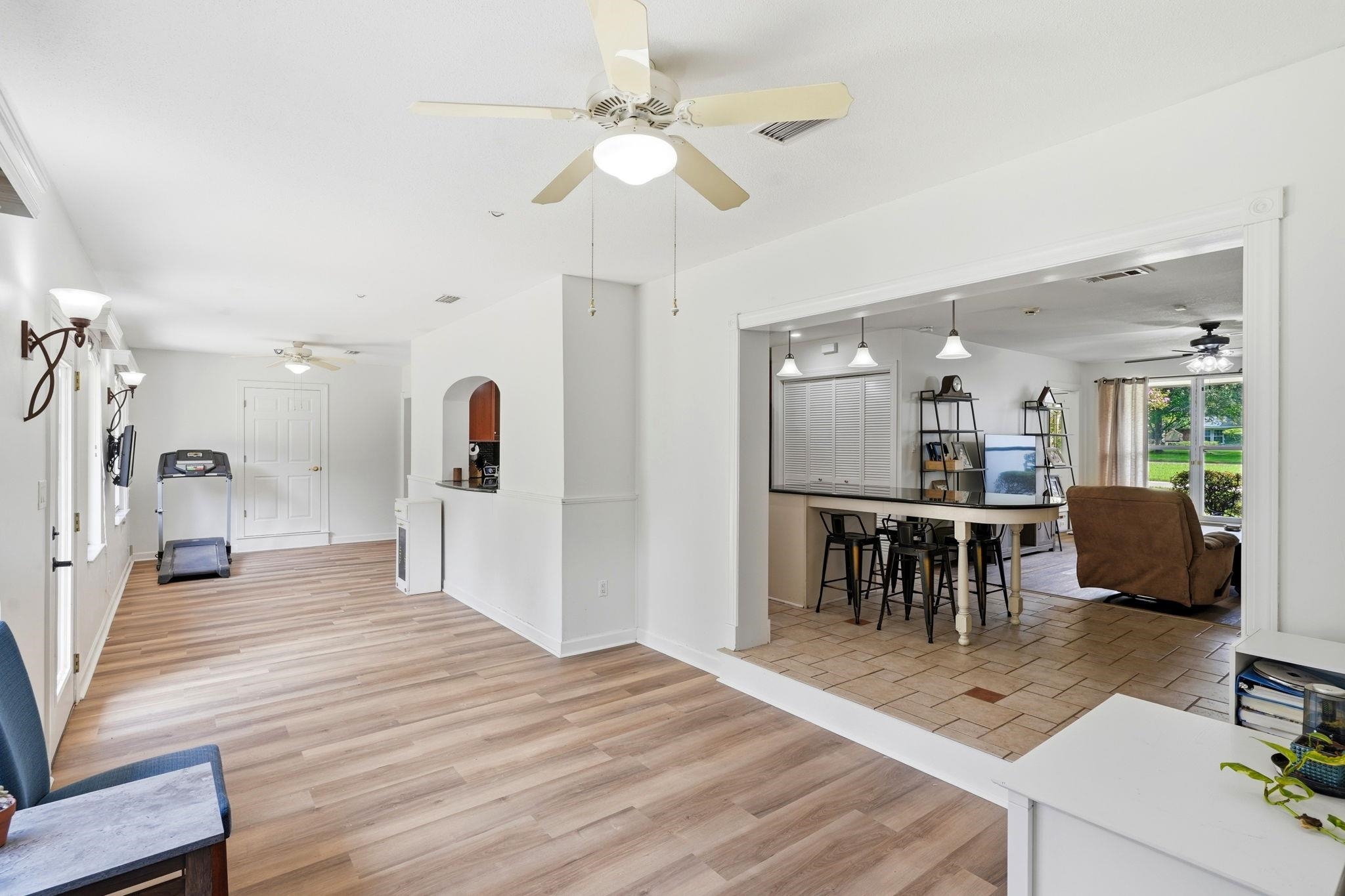 2325 KILLARNEY Way