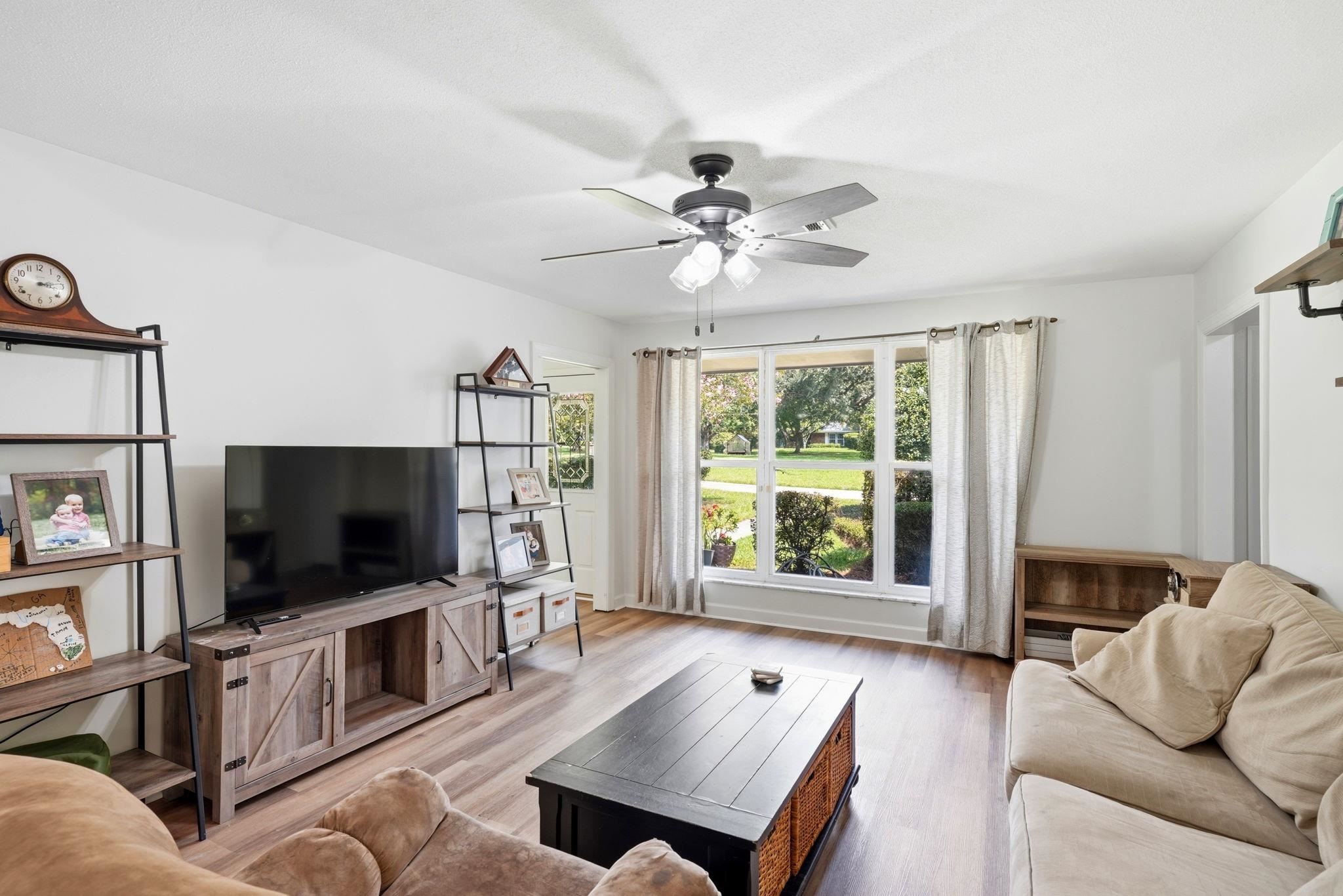 2325 KILLARNEY Way