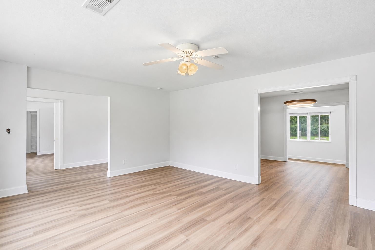2325 KILLARNEY Way