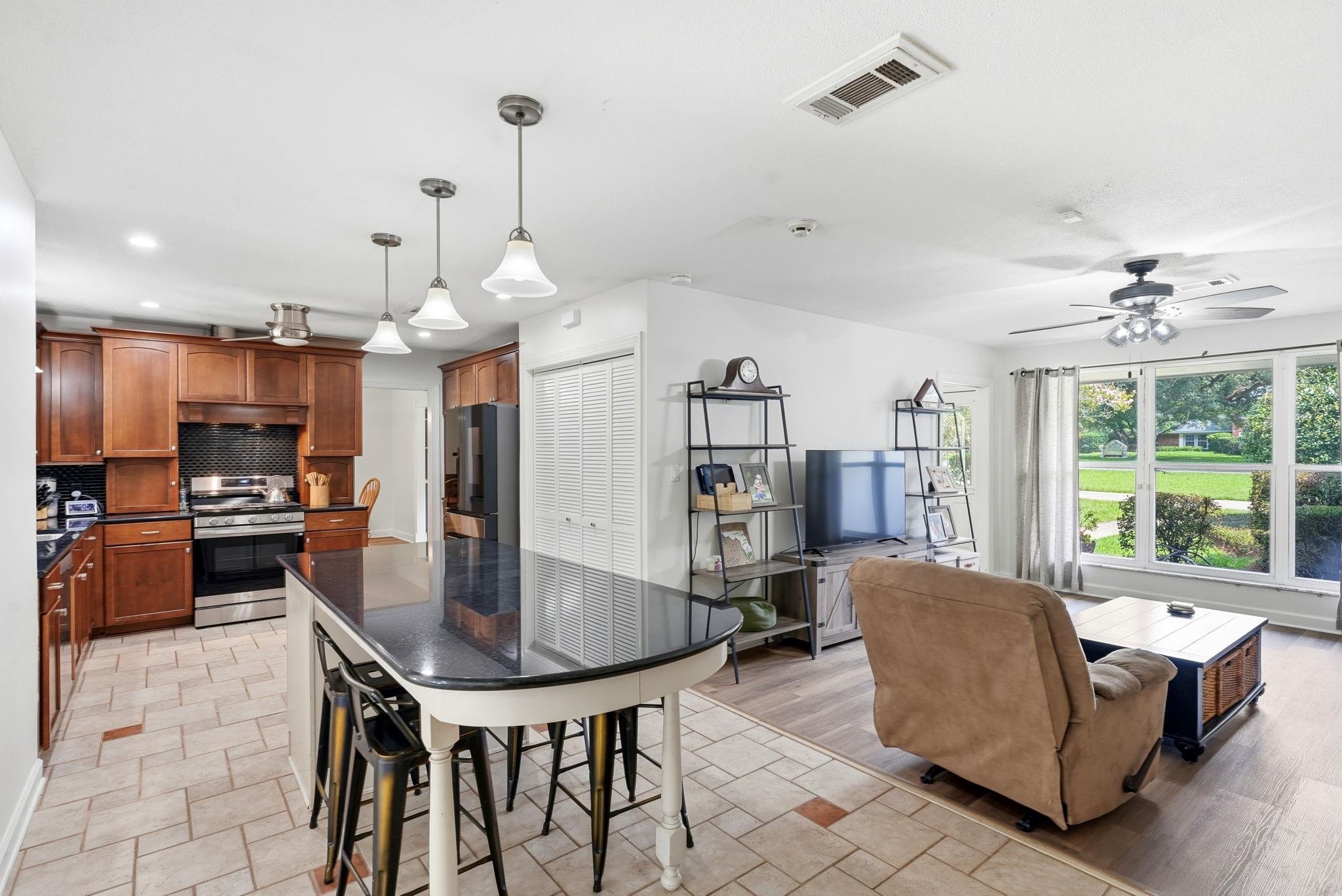 2325 KILLARNEY Way