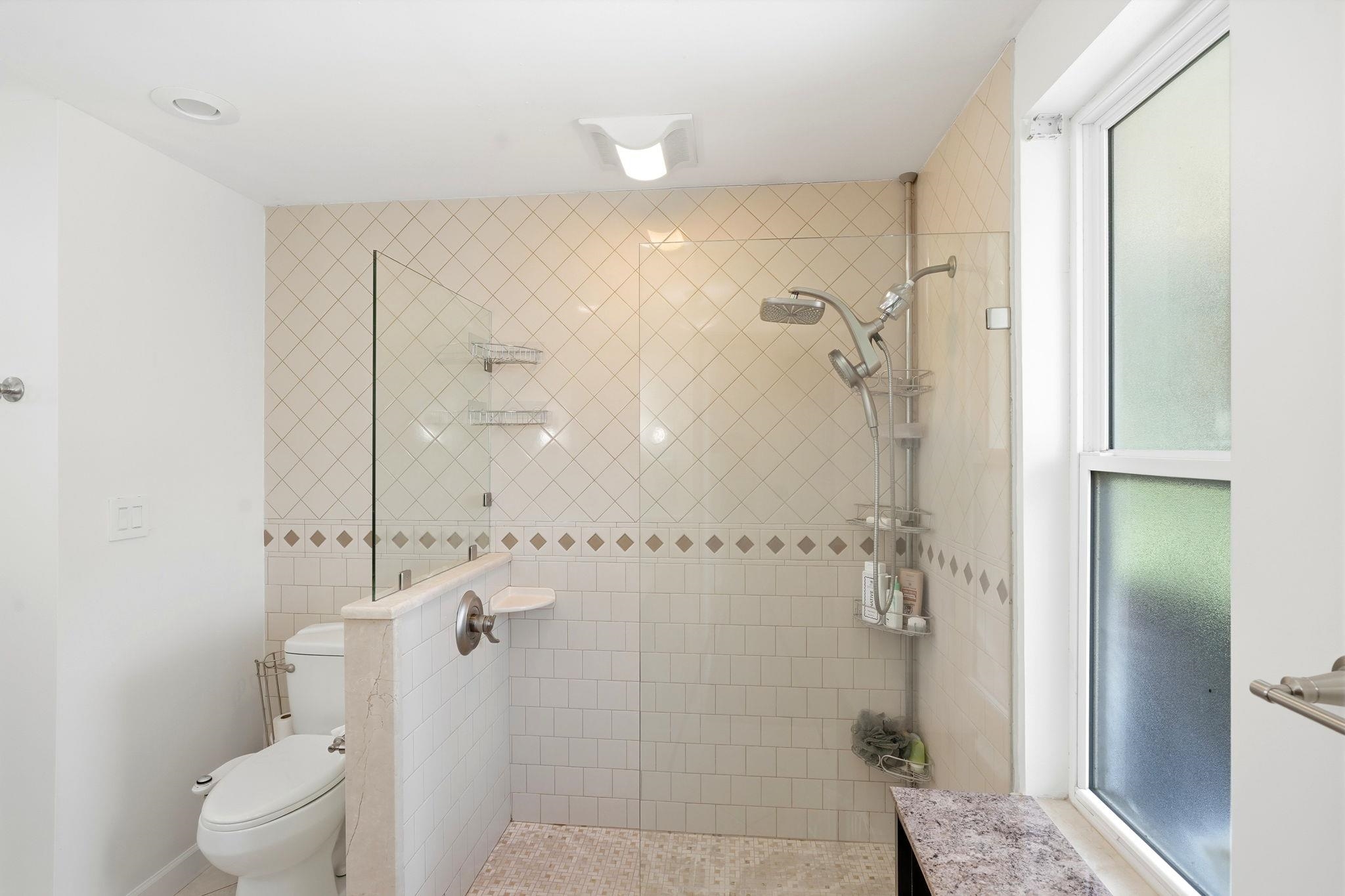2325 KILLARNEY Way