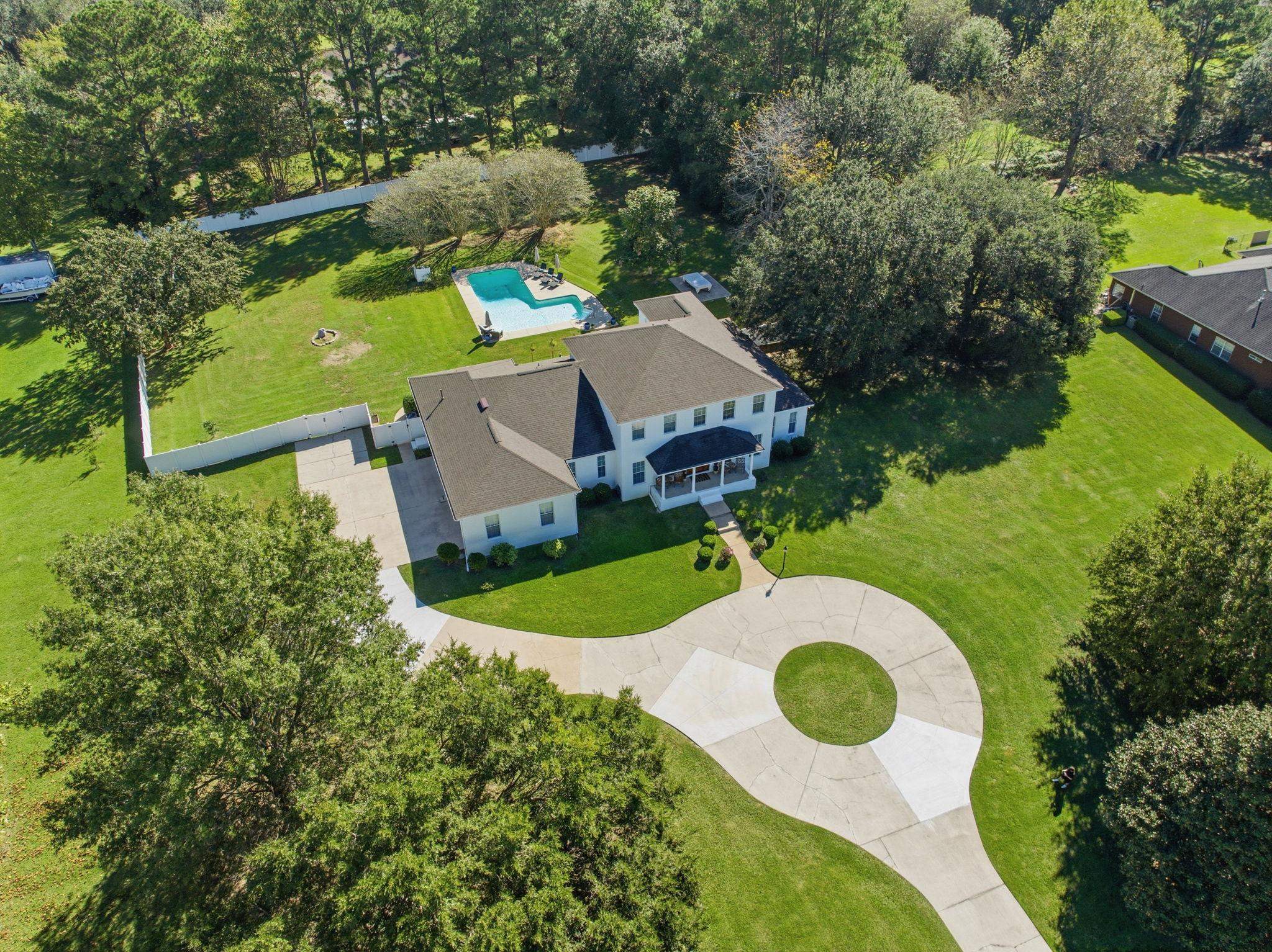 1865 Vineyard Way