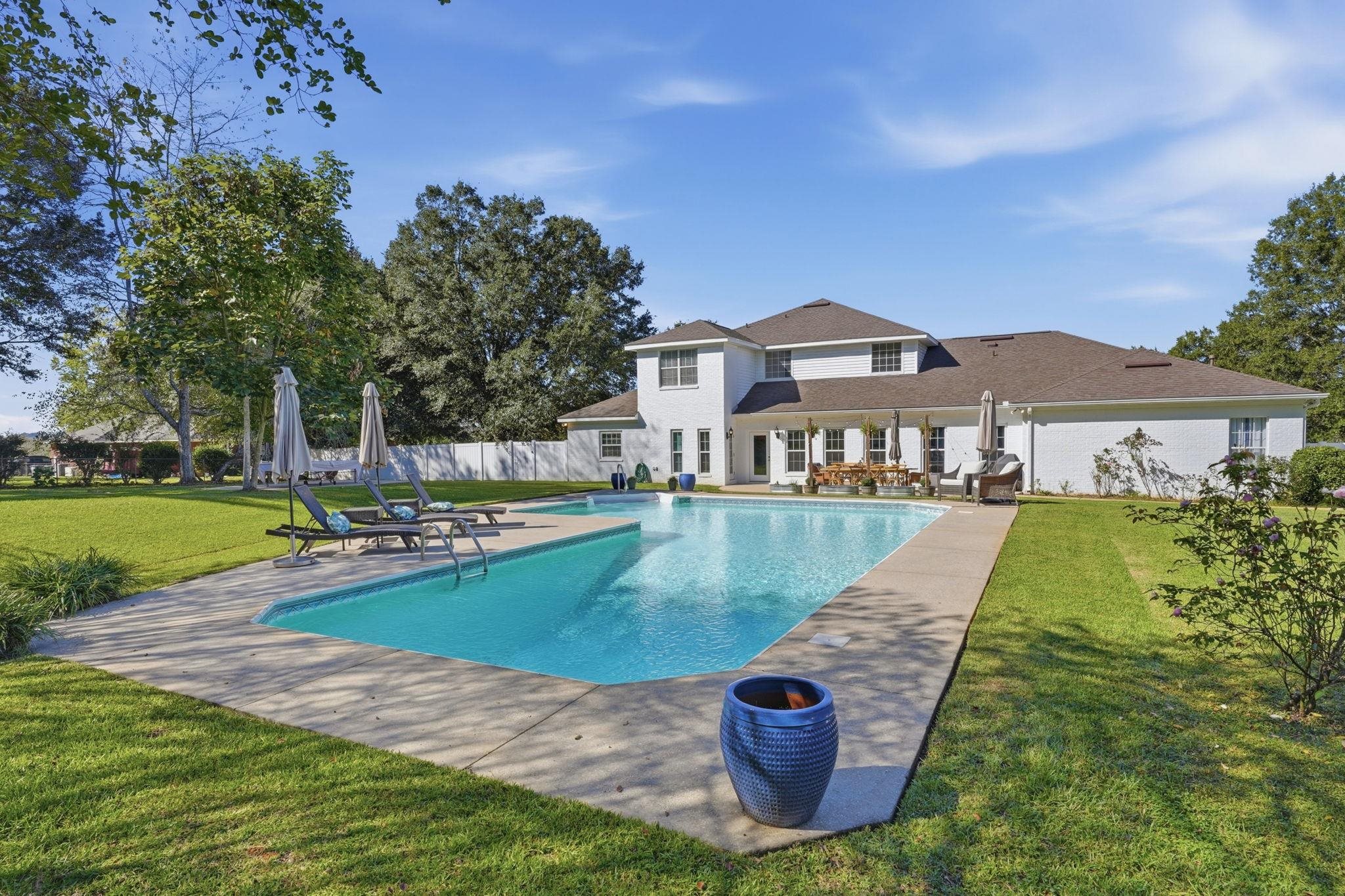 1865 Vineyard Way